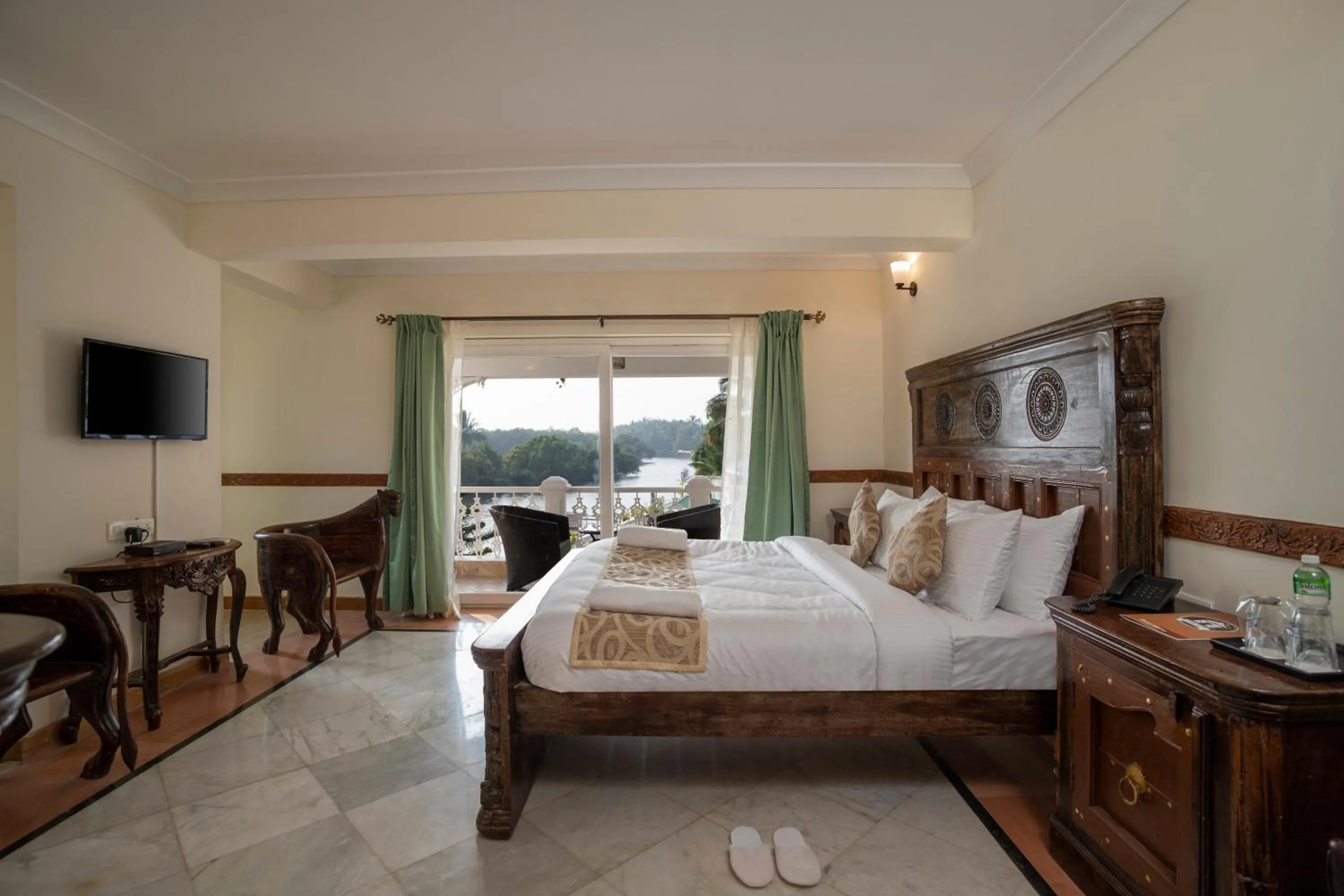 Photo of the whole room, Bed in Stone Wood Riverfront Resort, Siolim