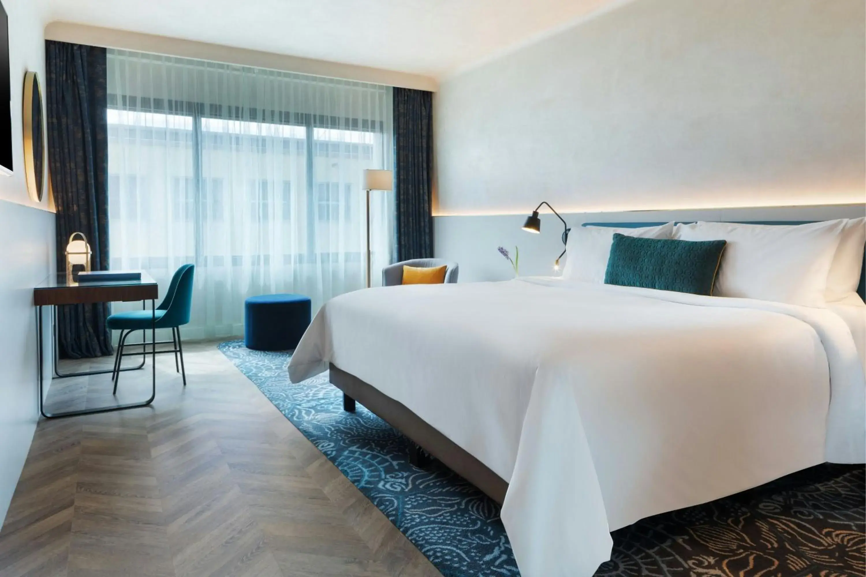 Prestige Room with One King or Two Twin Beds in Renaissance Barcelona Hotel Prestige Room with One King or Two Twin Beds in Renaissance Barcelona Hotel