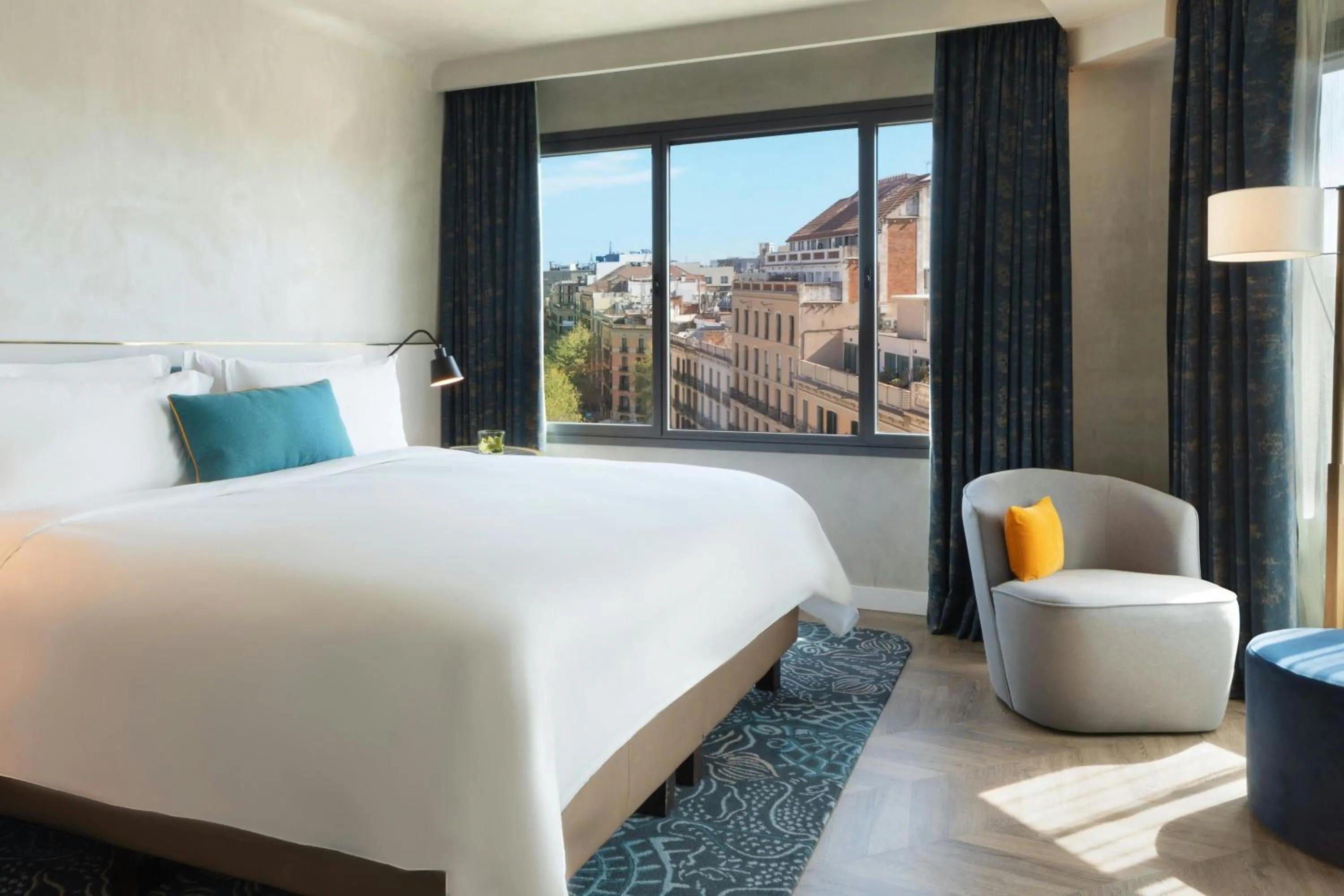 Photo of the whole room, Bed in Renaissance Barcelona Hotel