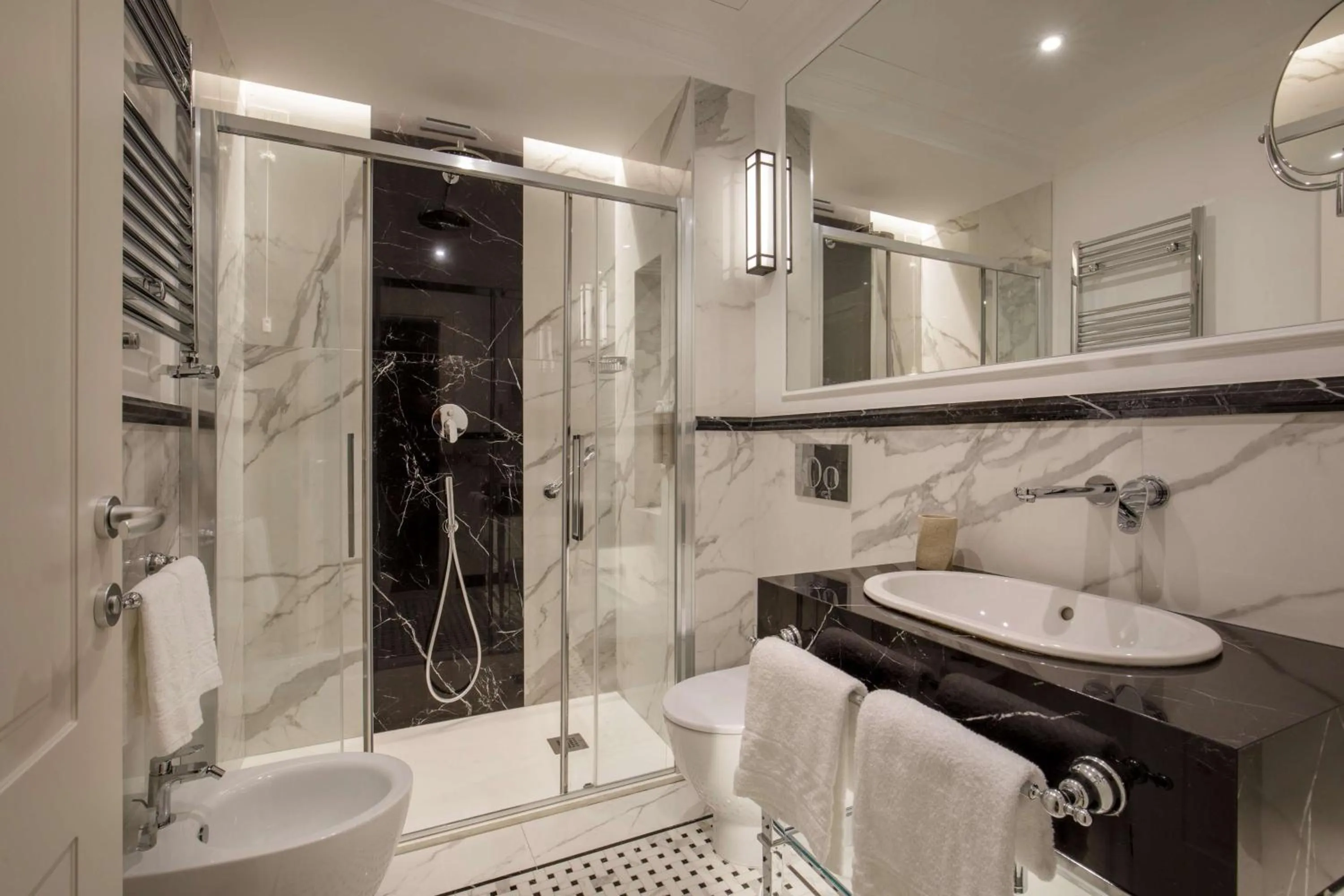 Bedroom in Hotel Canada, BW Premier Collection