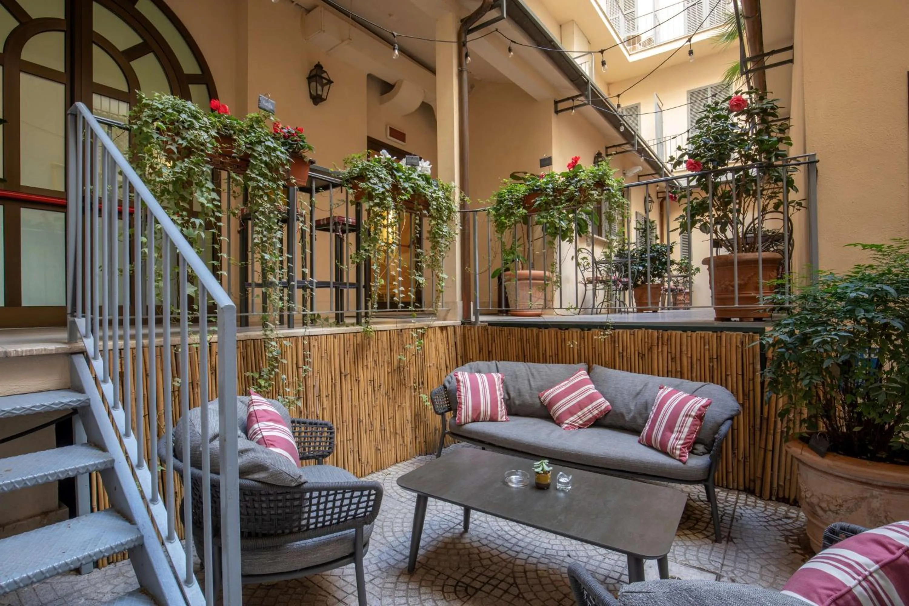 Property building in Hotel Canada, BW Premier Collection