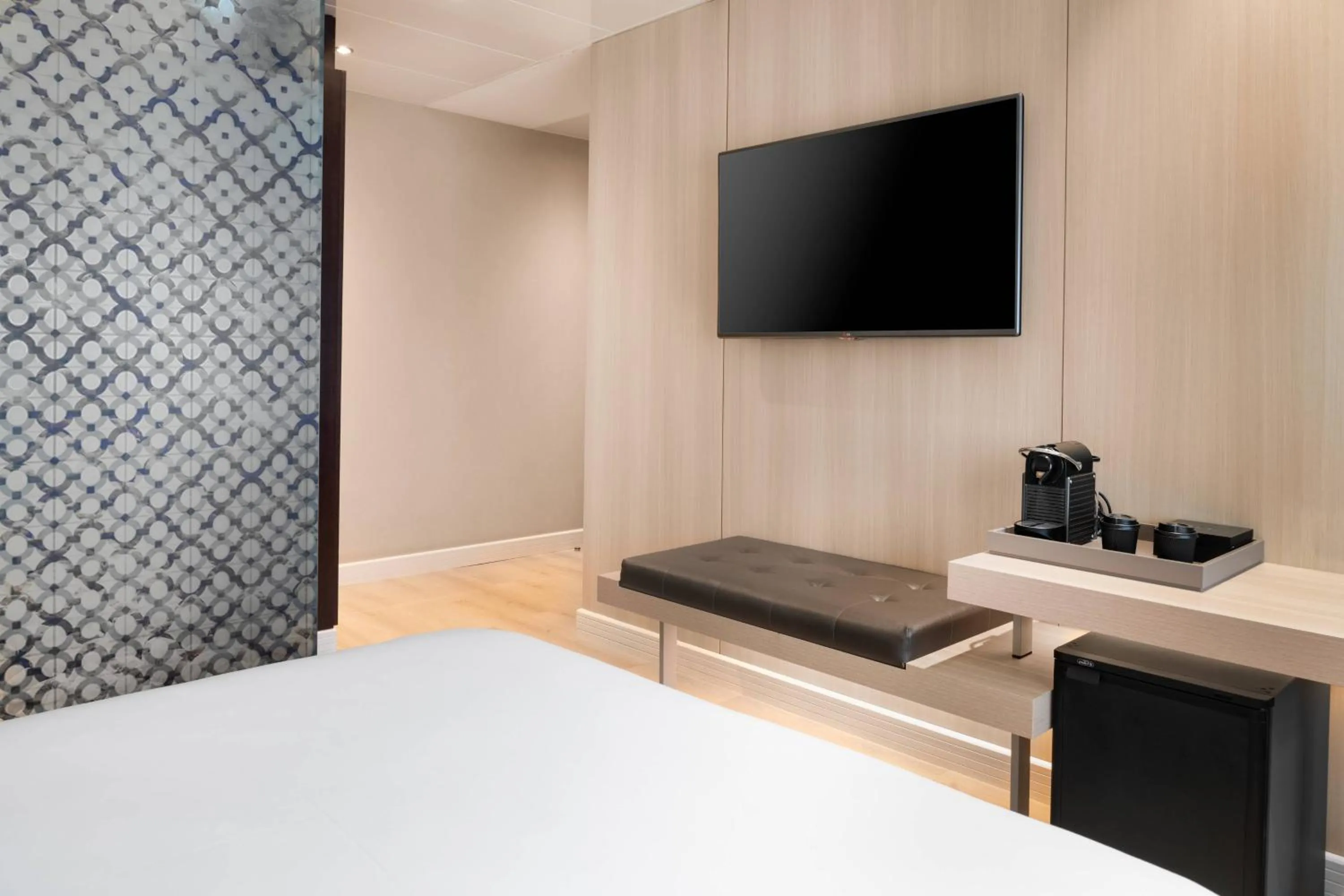 Photo of the whole room, Bed in AC Hotel Irla by Marriott