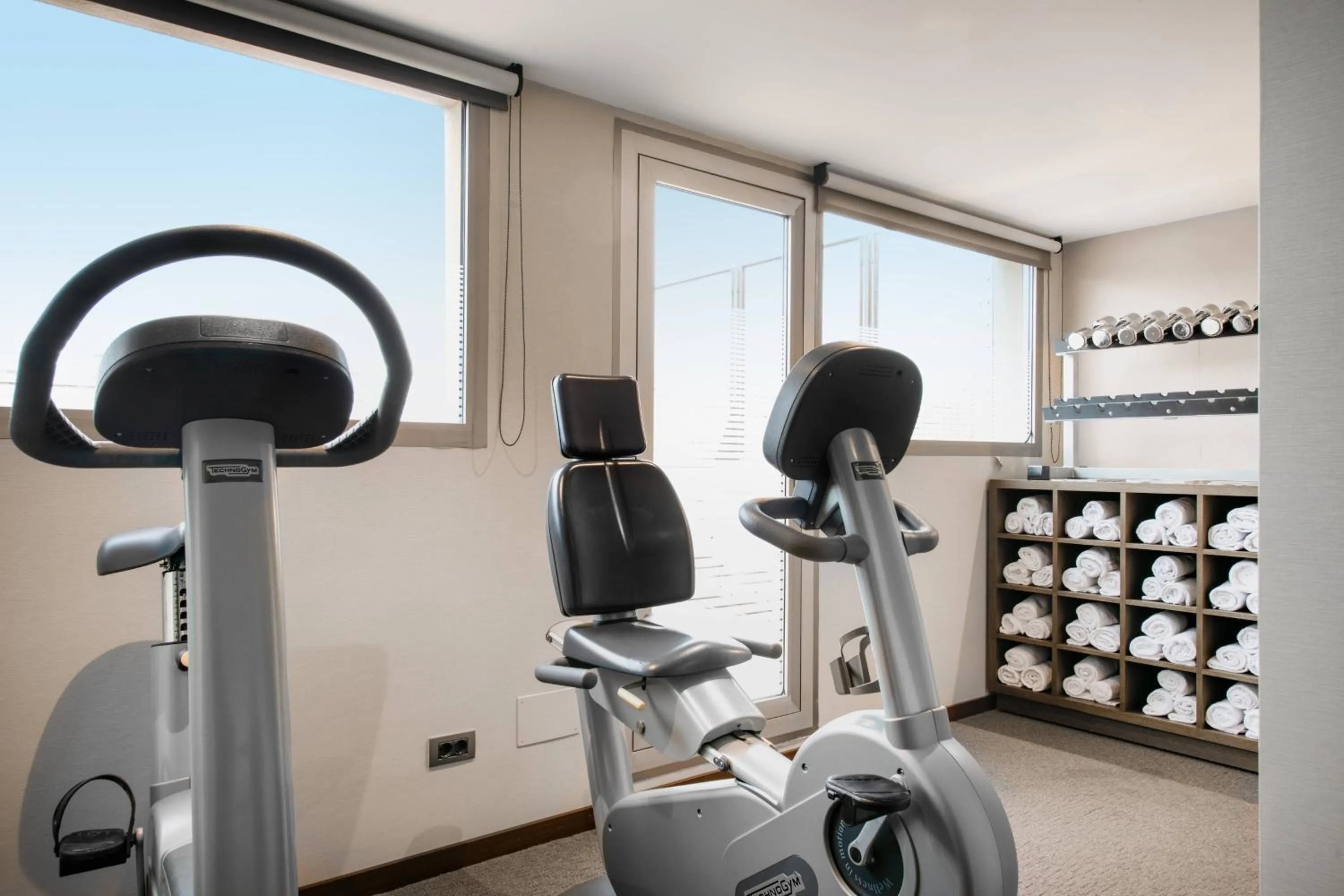 Fitness centre/facilities in AC Hotel Los Vascos by Marriott