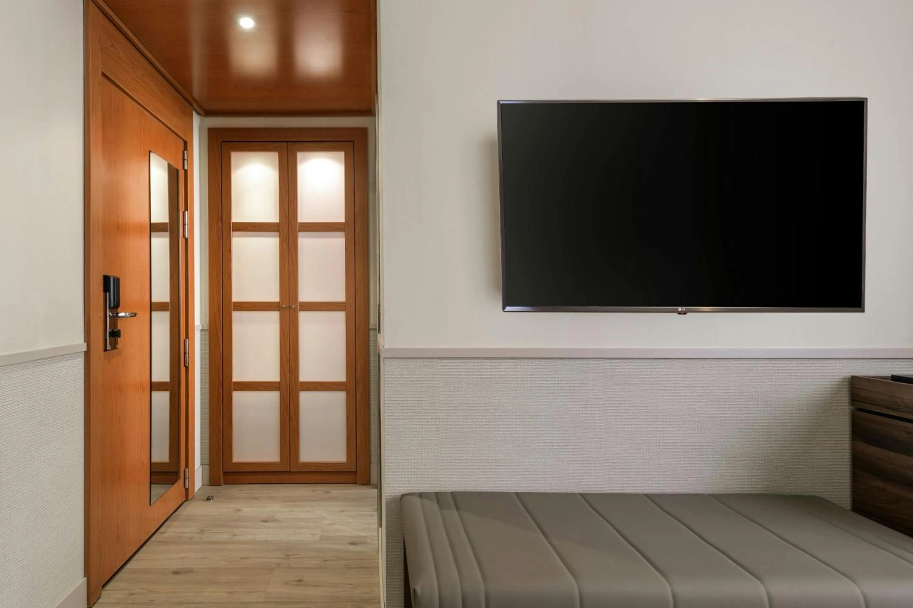 Photo of the whole room in AC Hotel Los Vascos by Marriott