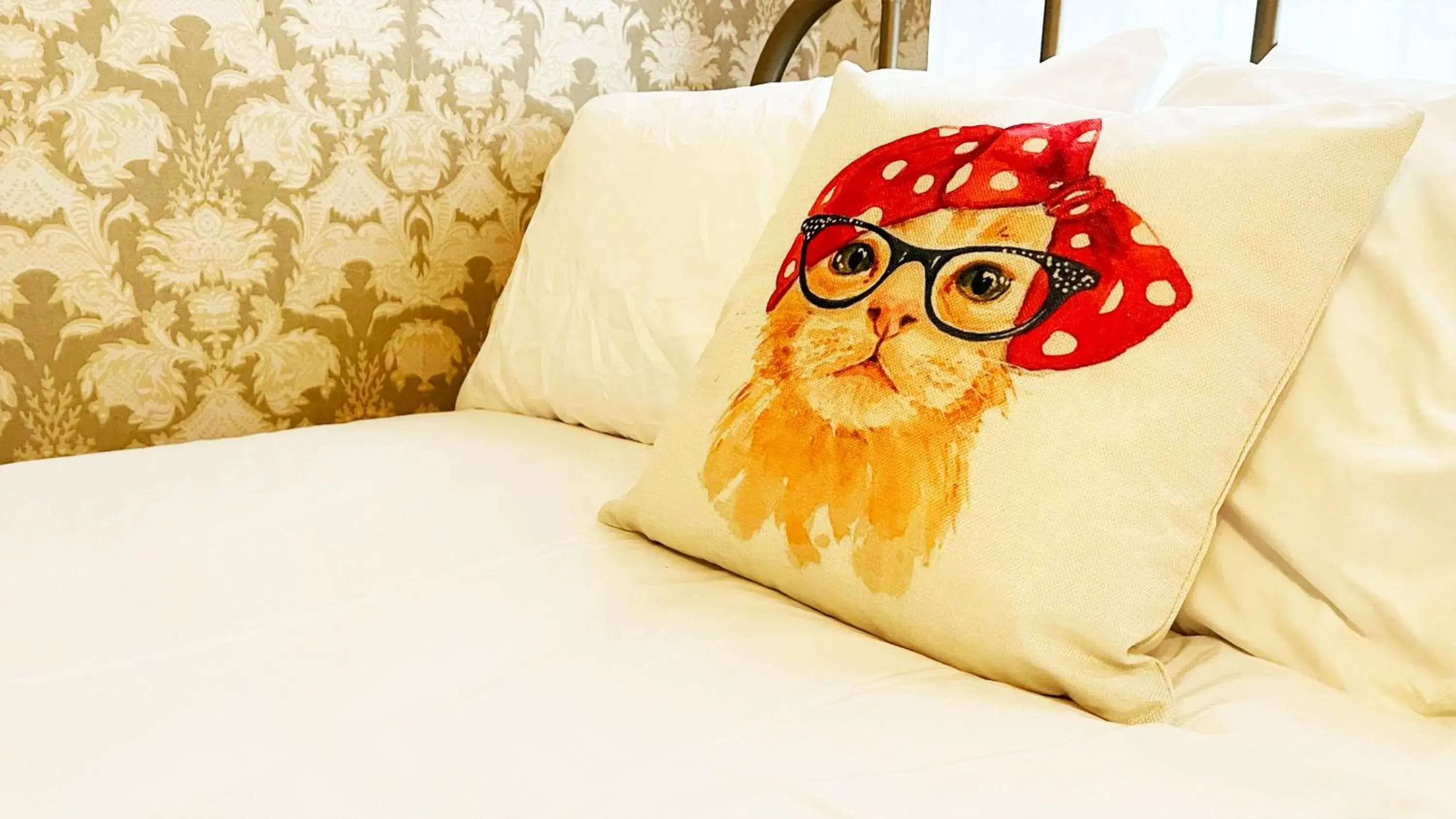 Large Double Room in Hotel La More at The Bisbee Inn Large Double Room in Hotel La More at The Bisbee Inn