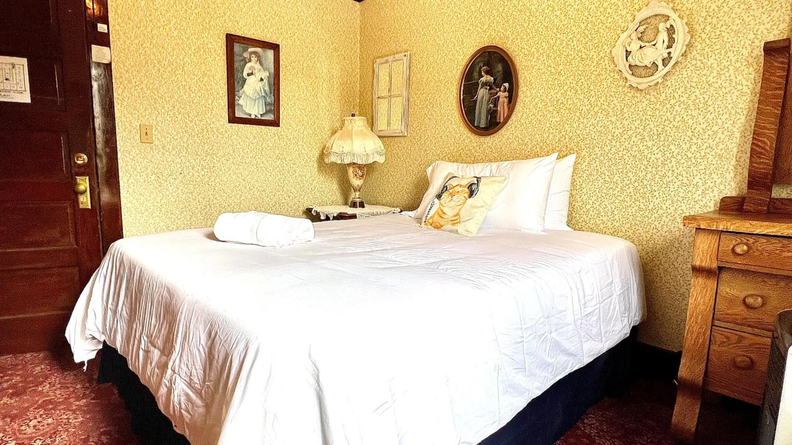 Bed in Hotel La More at The Bisbee Inn