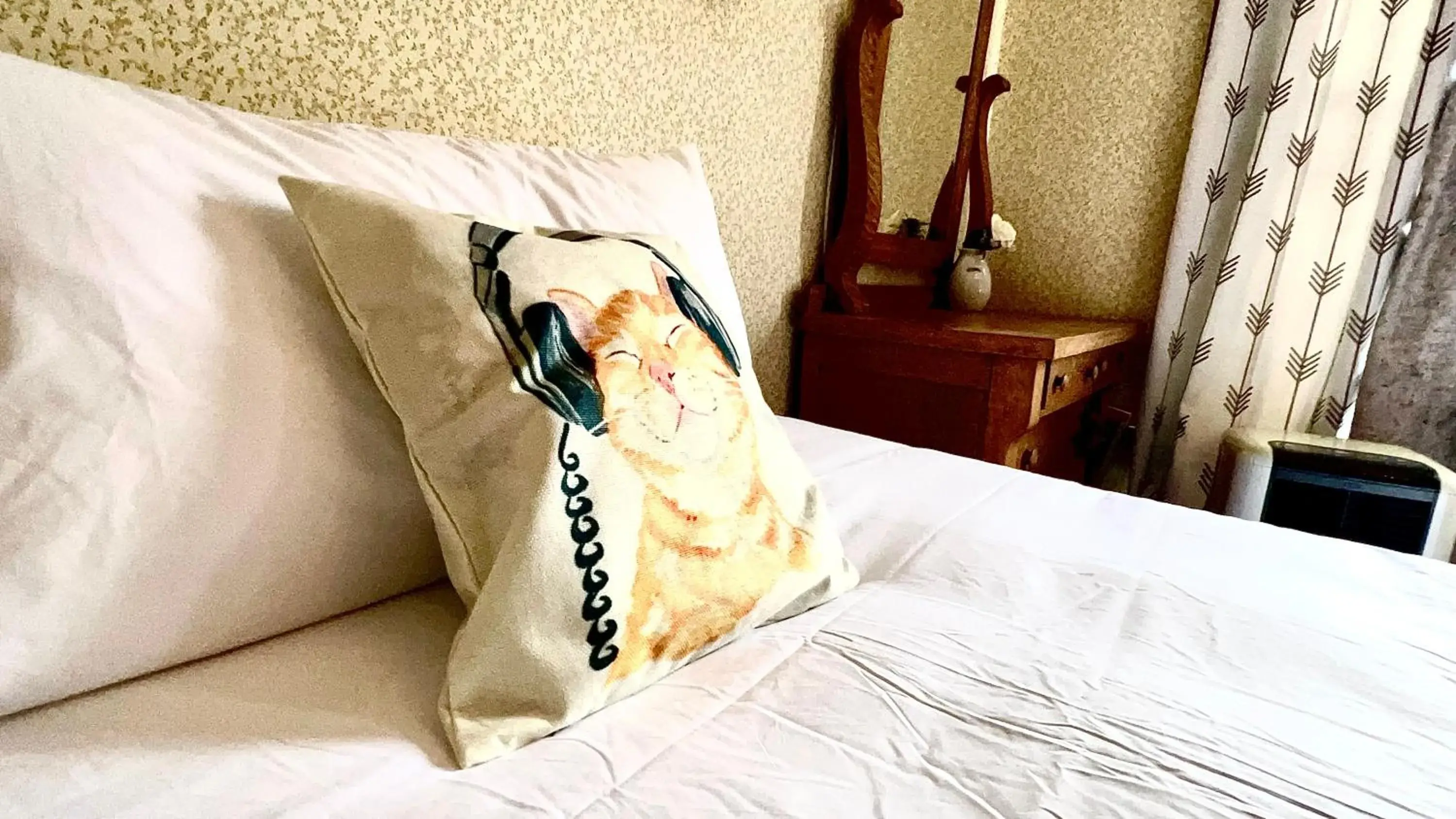 Deluxe Queen Room in Hotel La More at The Bisbee Inn Deluxe Queen Room in Hotel La More at The Bisbee Inn