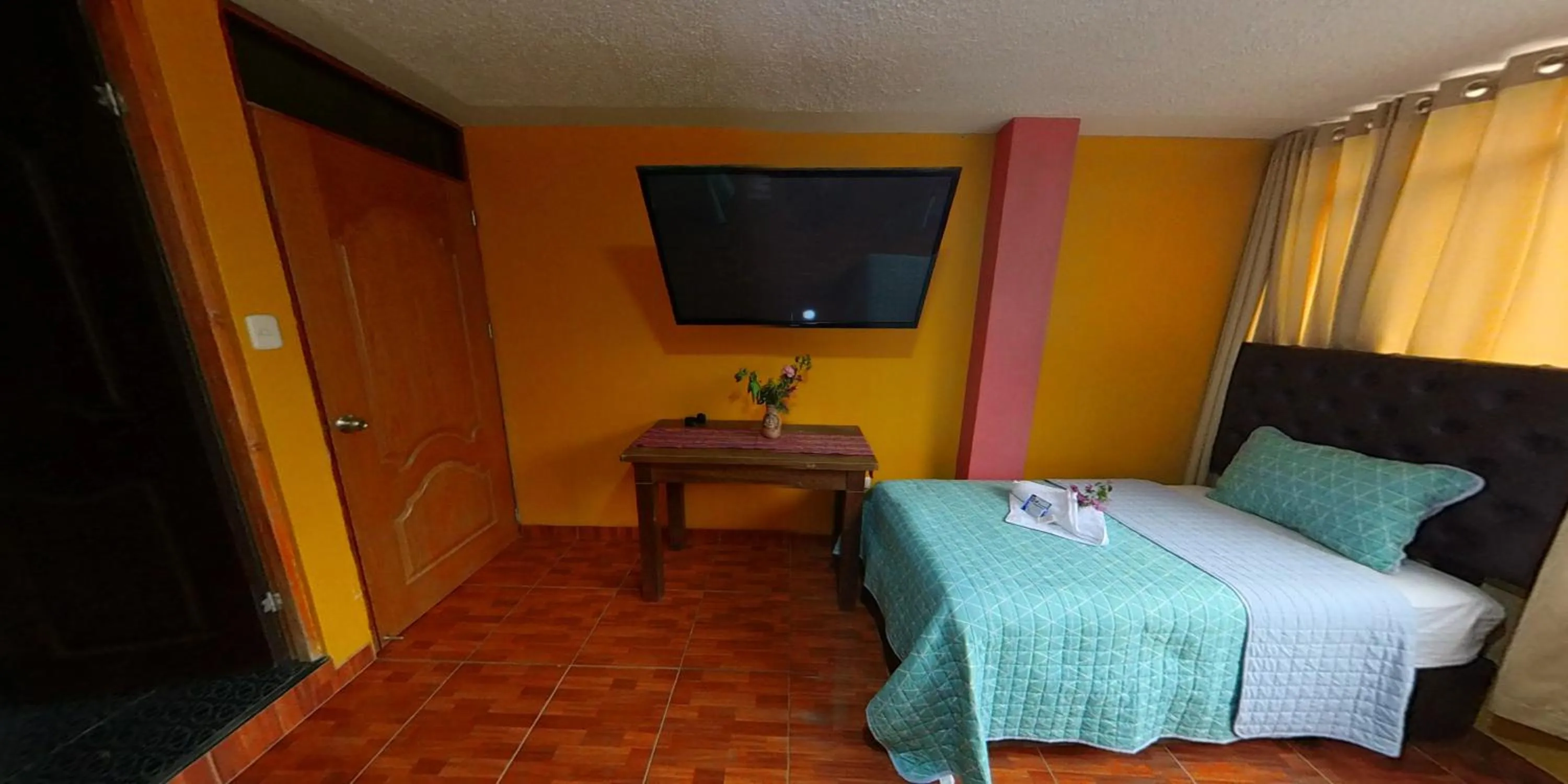 Bed in Yacumama Santa Teresa