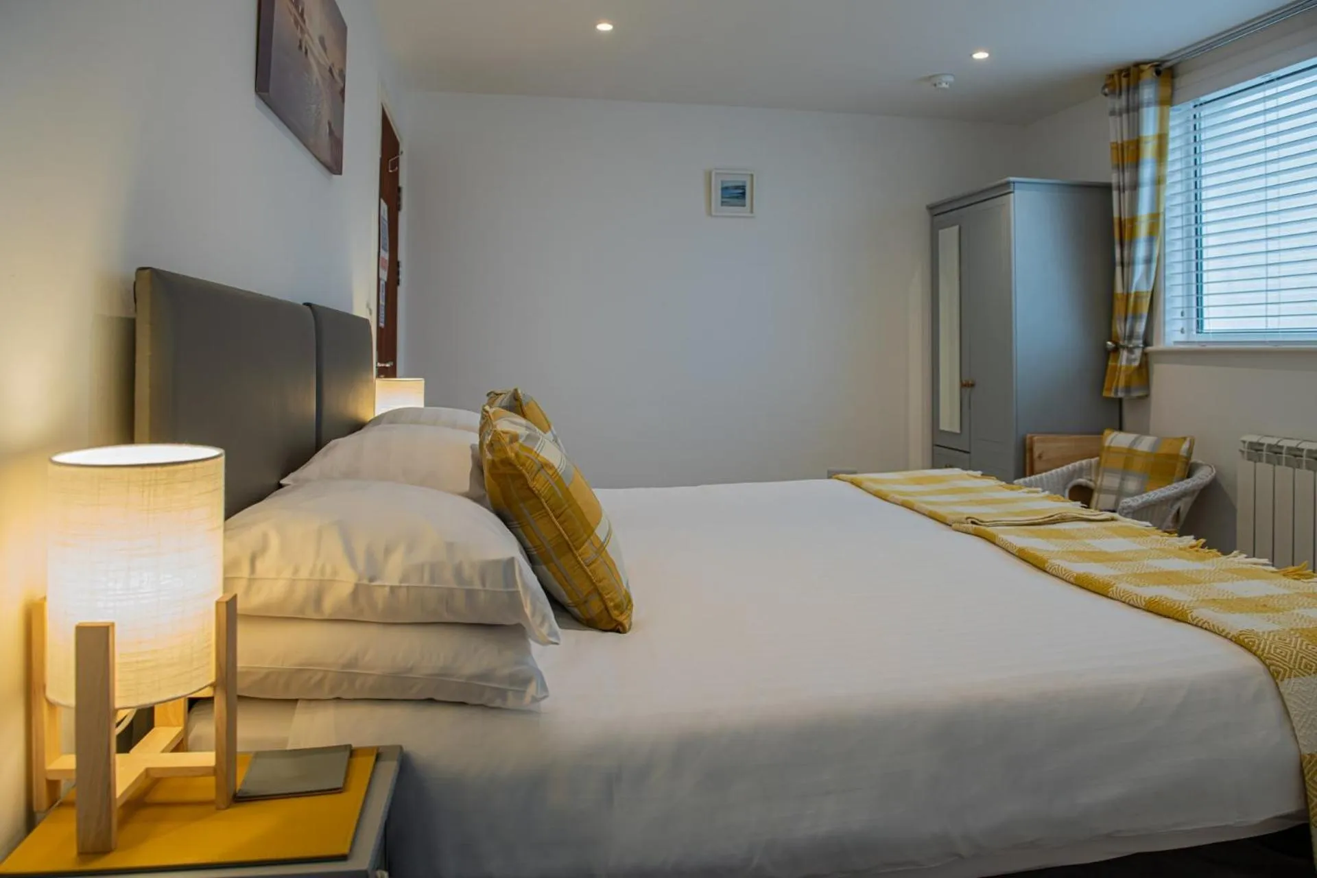 Bedroom, Bed in Trevarrian Lodge