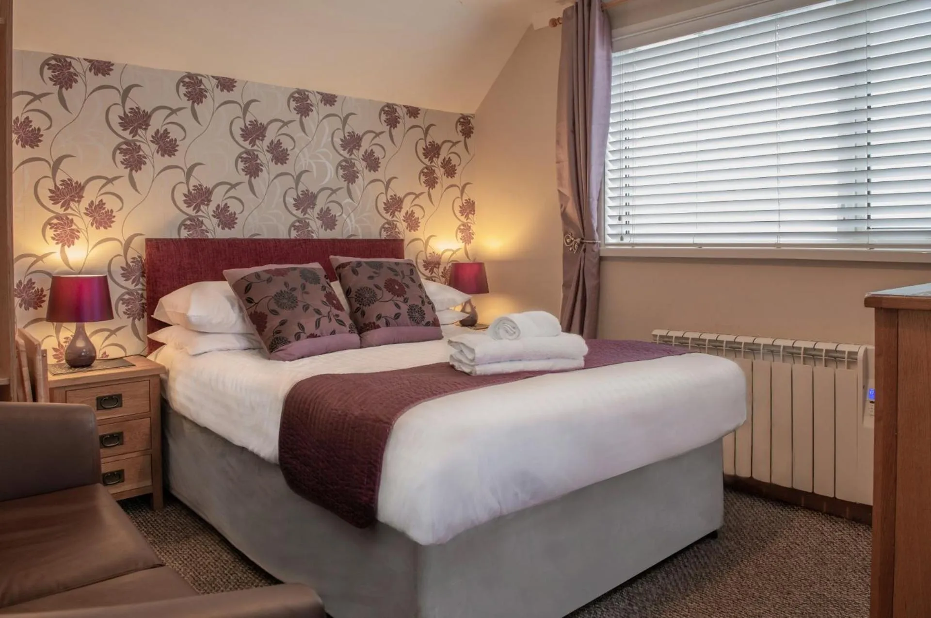 Bedroom, Bed in Trevarrian Lodge