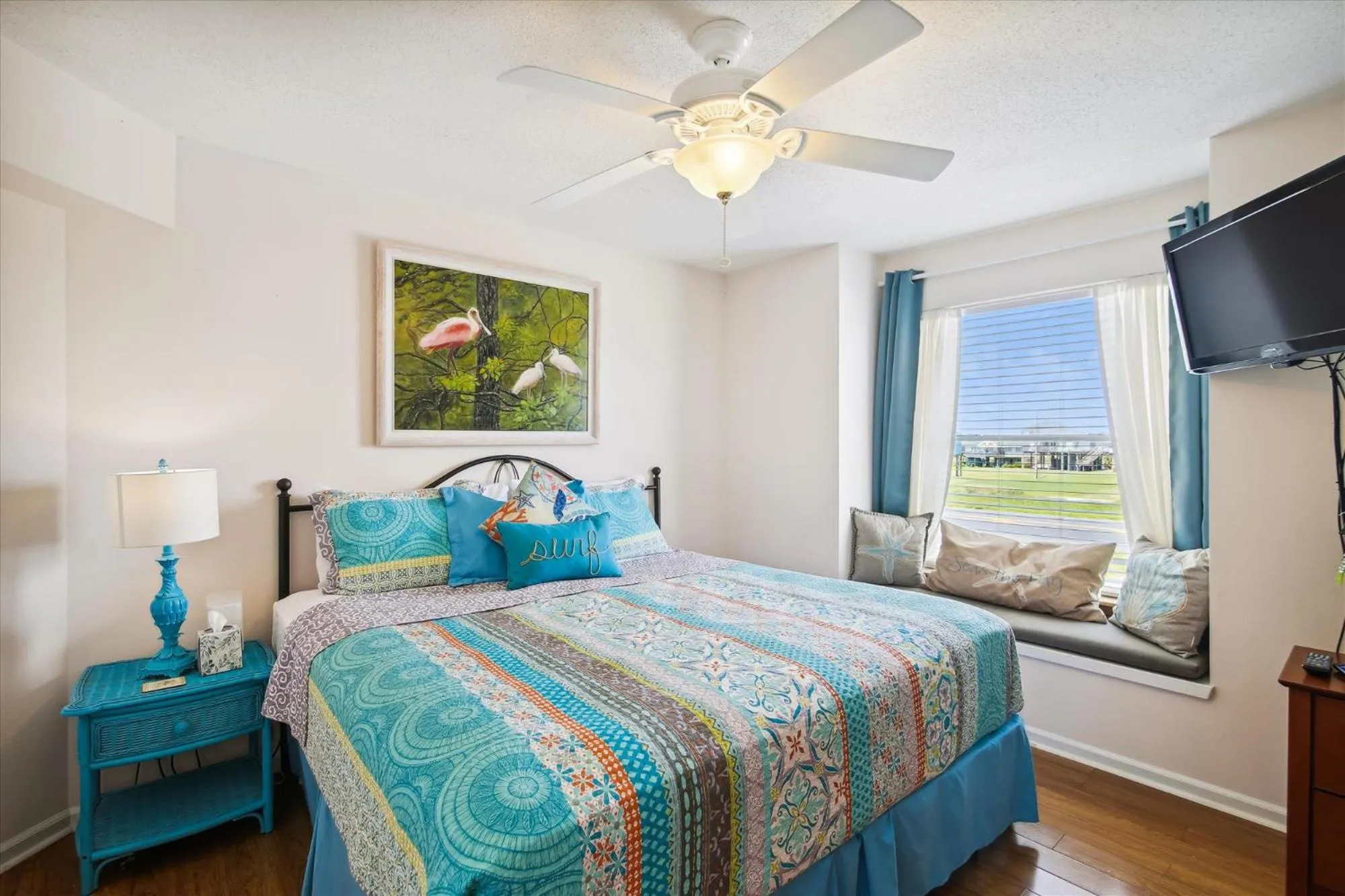 Property building, Bed in Pelican Path