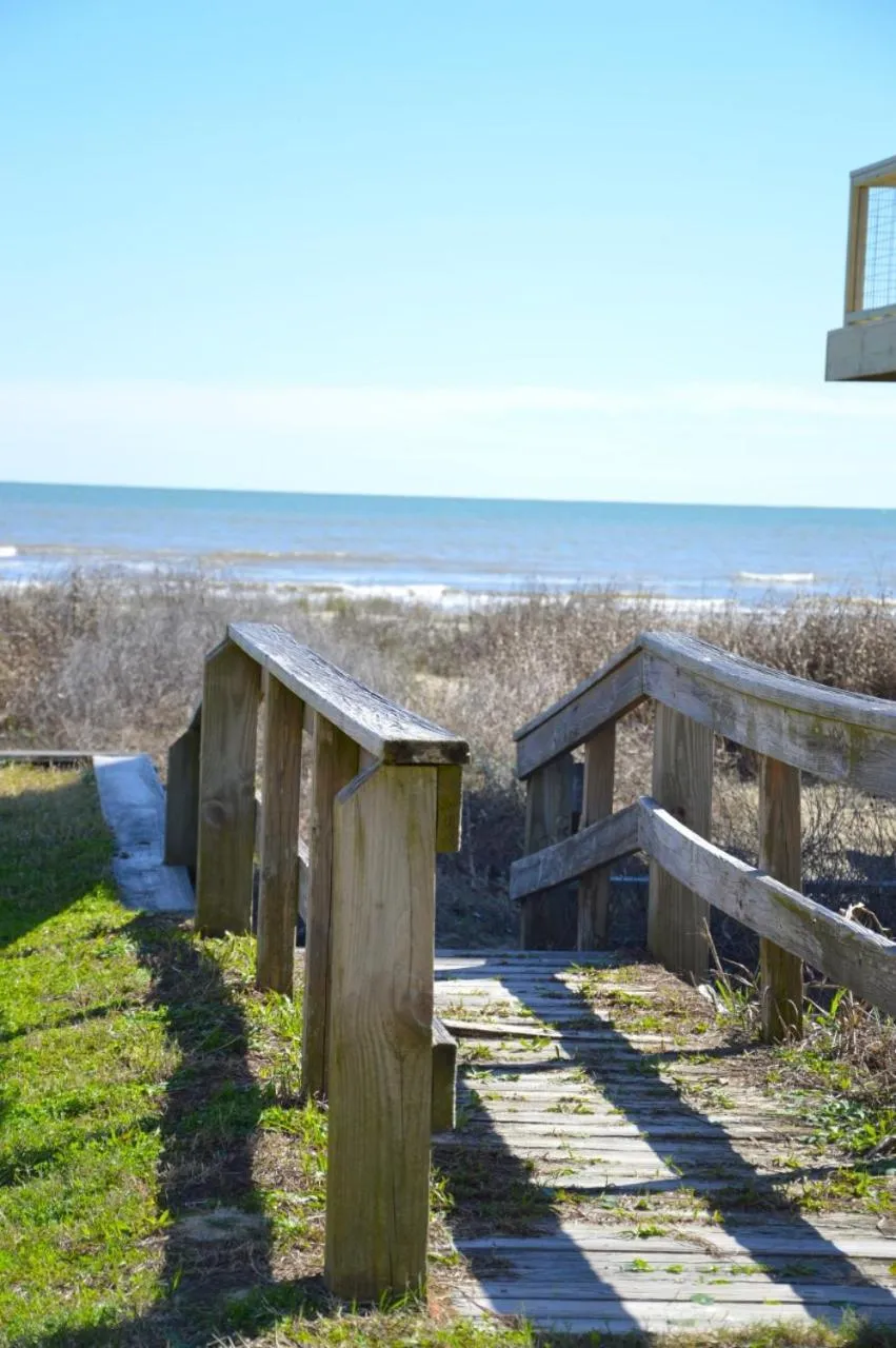 Property building in Pelican Path