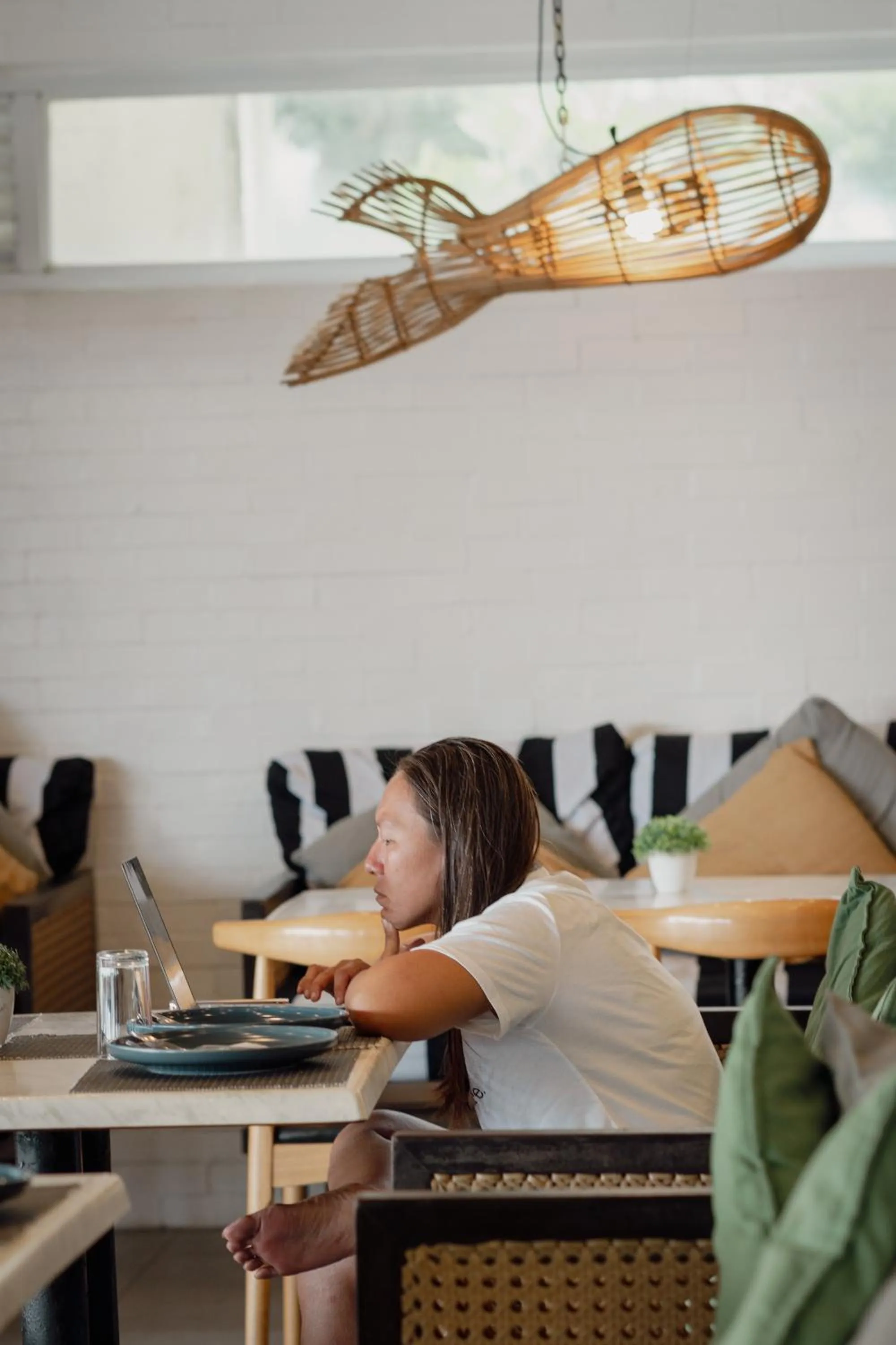 Restaurant/places to eat in Bay's Inn Resort