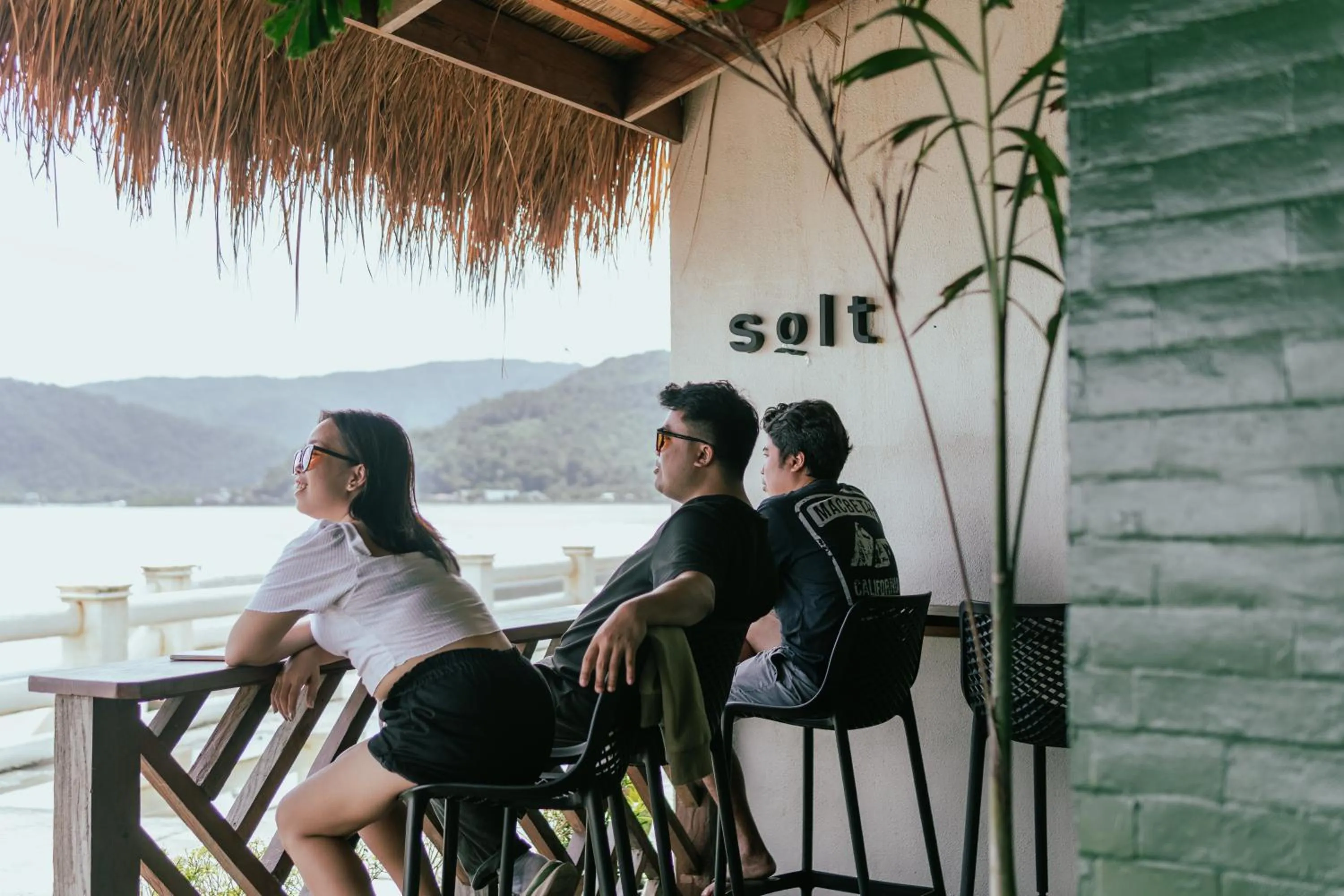 Restaurant/places to eat in Bay's Inn Resort