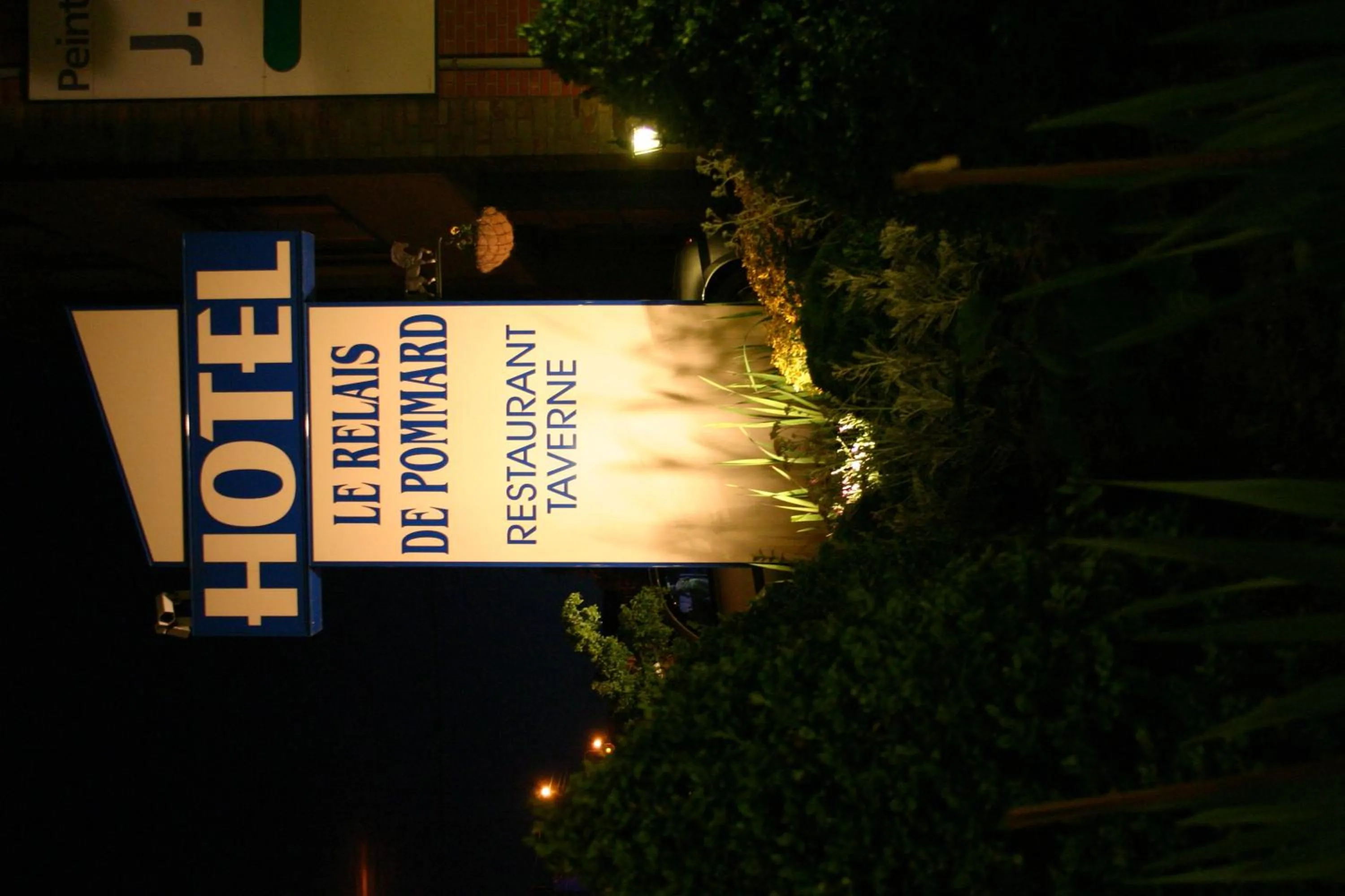 Property logo or sign in Hotel Le Relais de Pommard