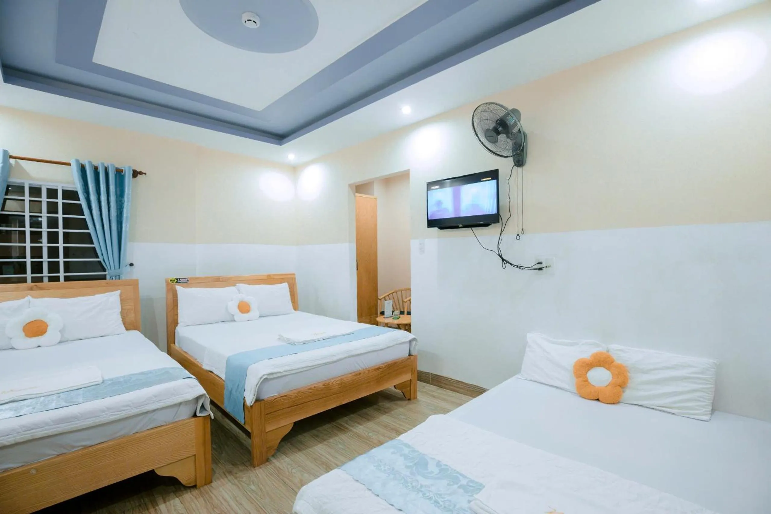 Photo of the whole room, Bed in Hotel Nắng