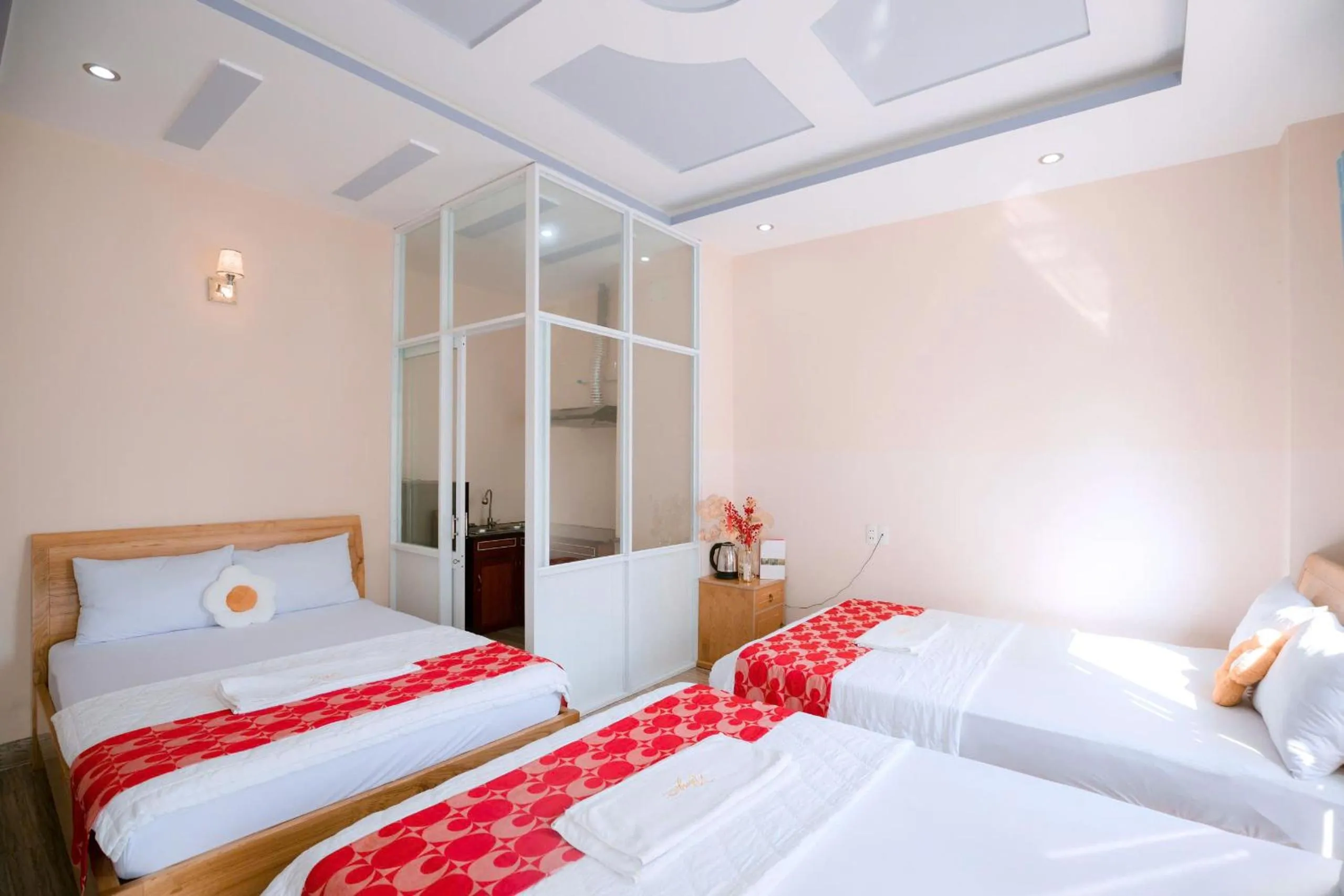 Photo of the whole room, Bed in Hotel Nắng