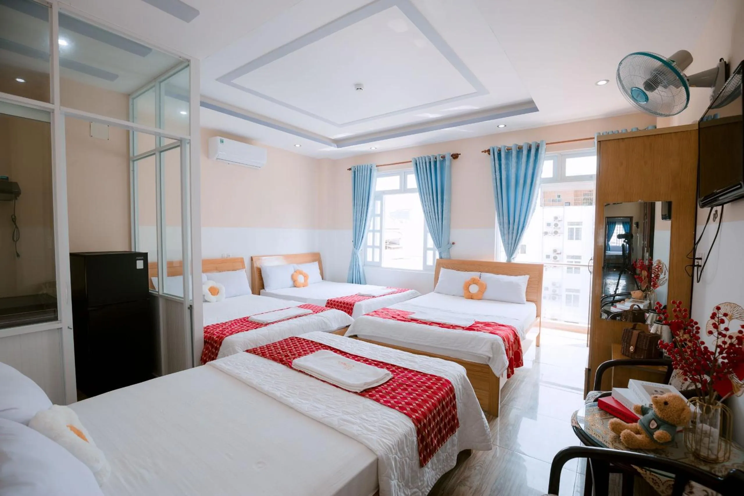 Photo of the whole room, Bed in Hotel Nắng