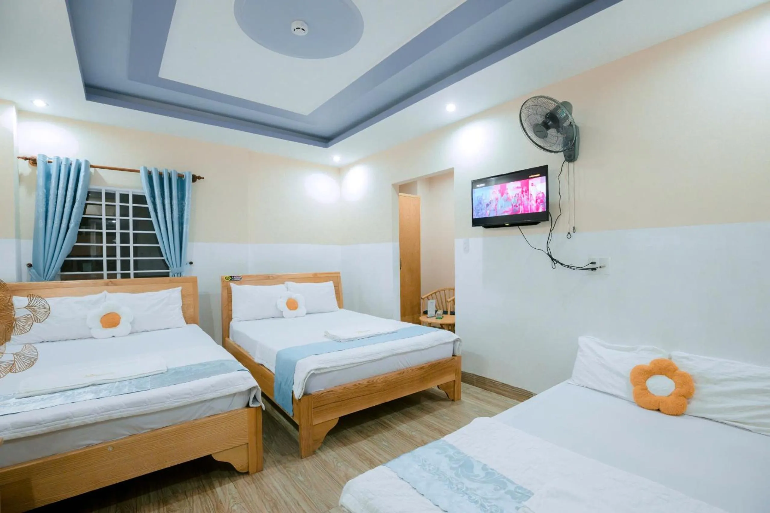 TV and multimedia, Bed in Hotel Nắng