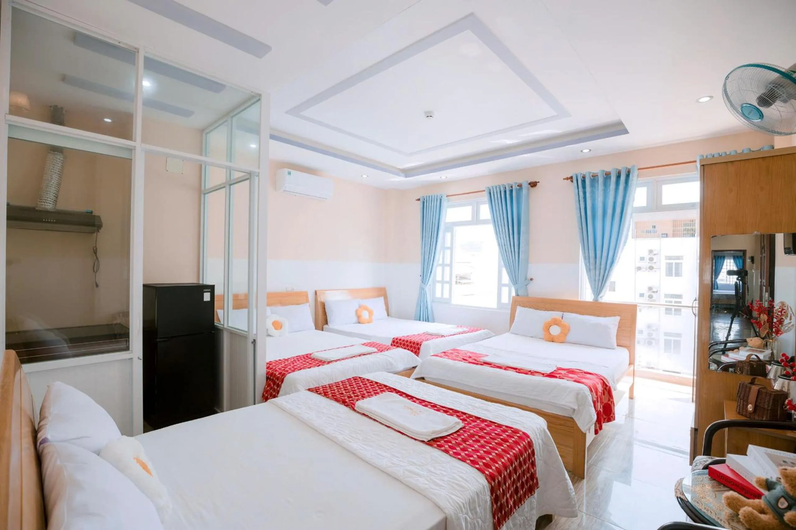 Photo of the whole room, Bed in Hotel Nắng