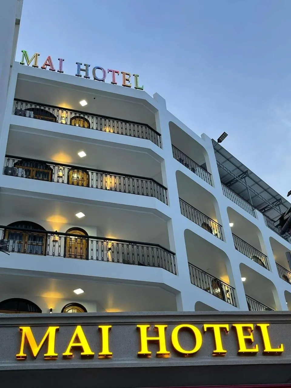 Facade/entrance in Mai Hotel