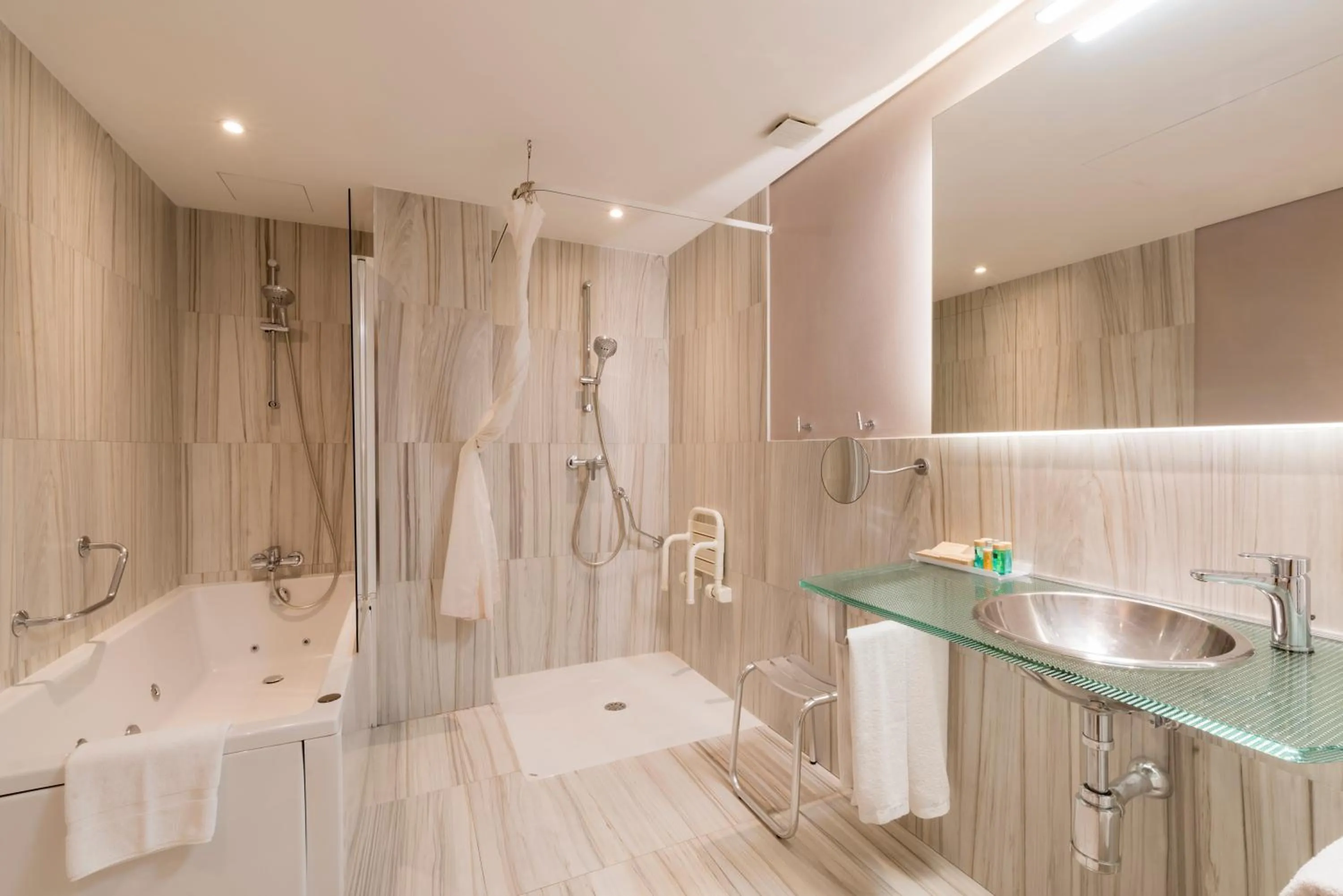 Bathroom in Hotel Plaza