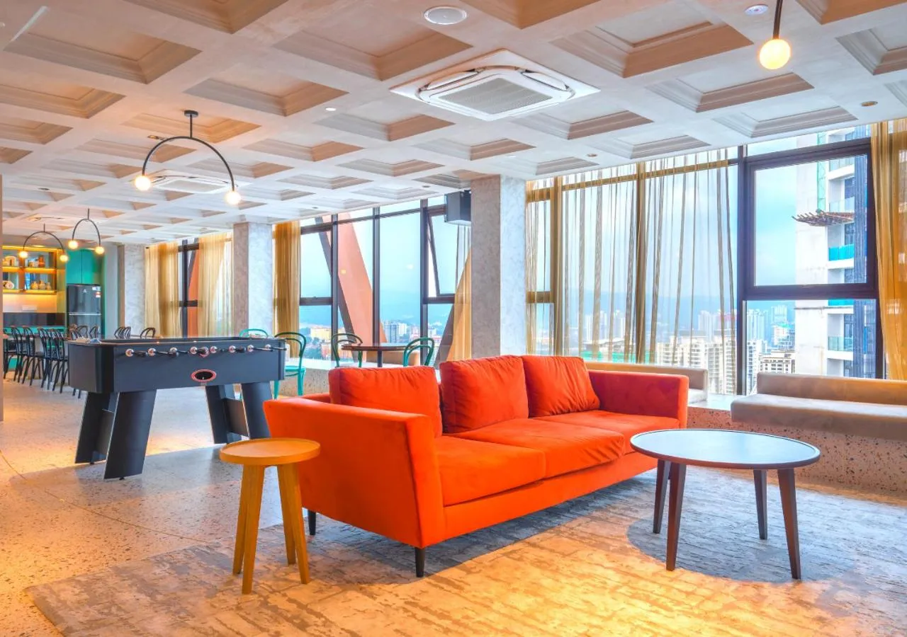 Restaurant/places to eat in Greystone Scarletz Suites