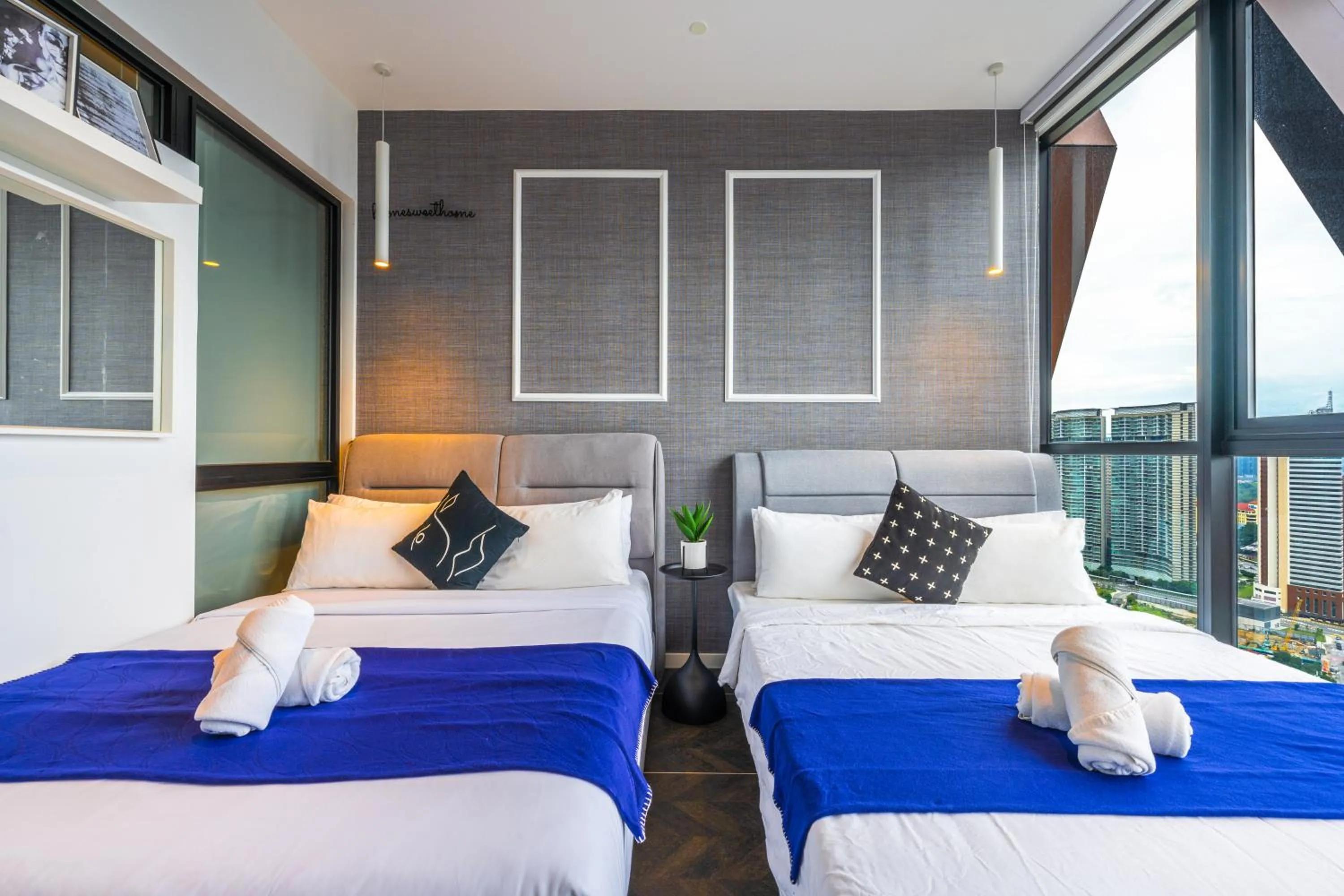 Bedroom, Bed in Greystone Scarletz Suites