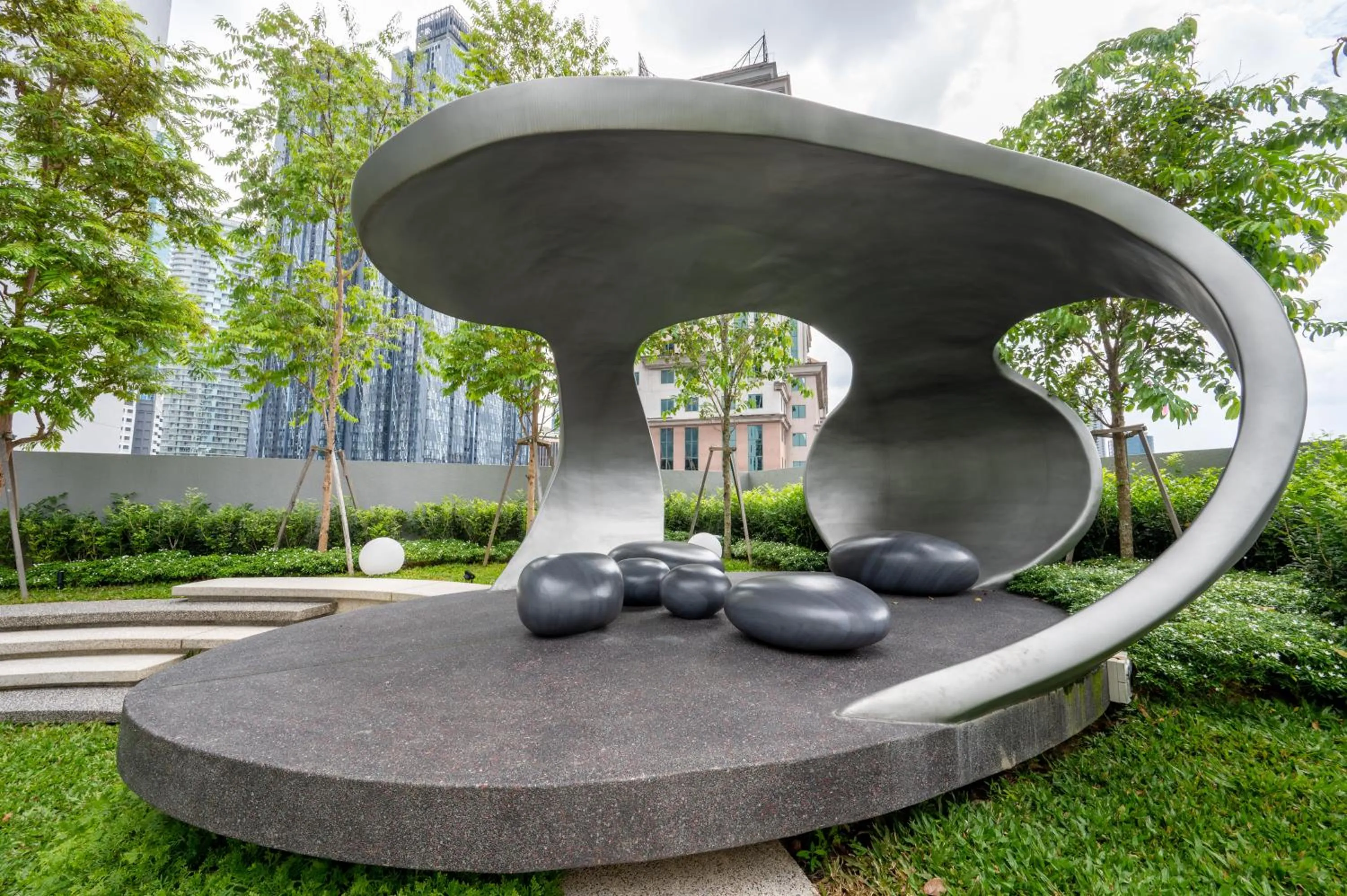 Garden in Greystone Scarletz Suites