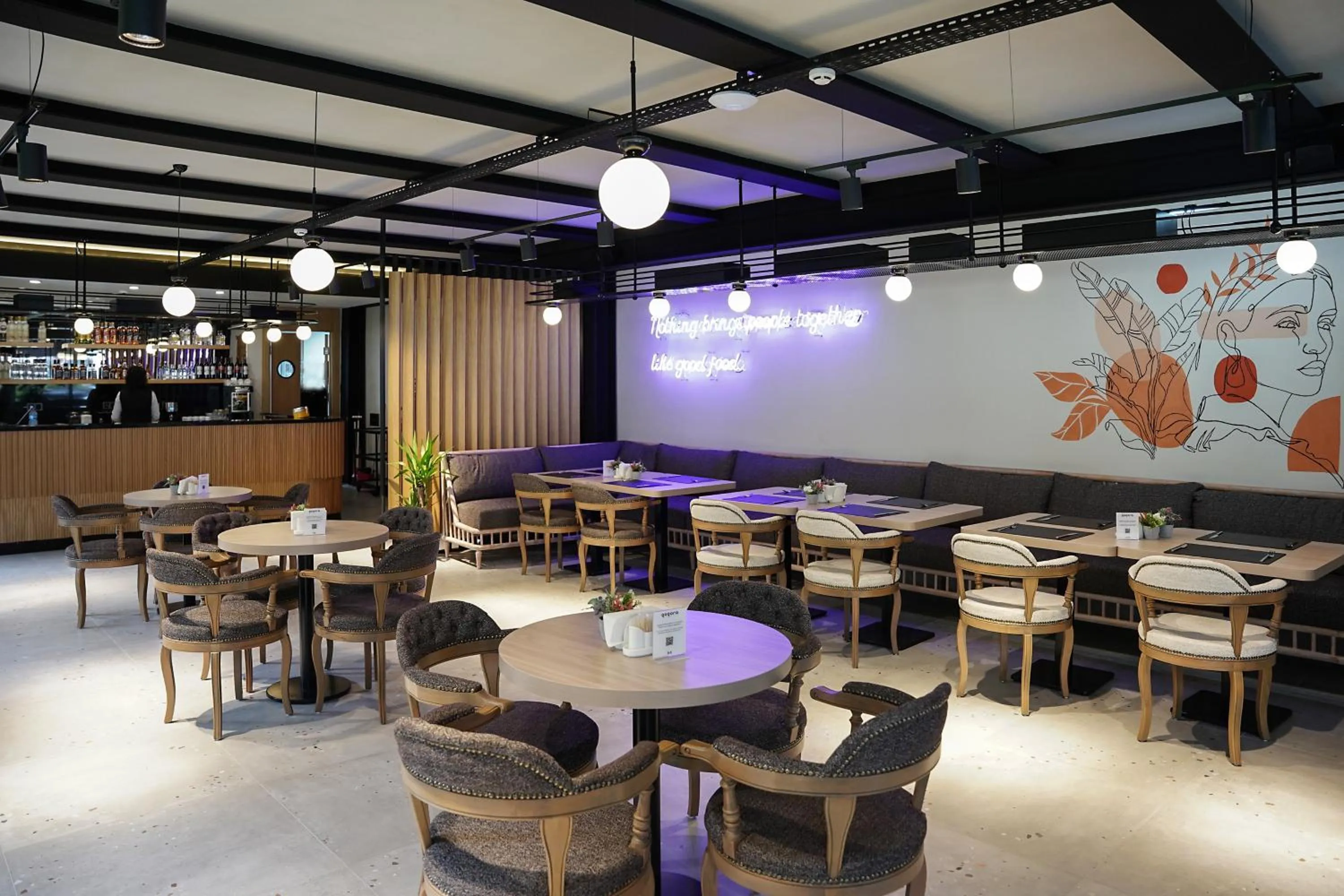 Restaurant/places to eat in Resun Hotel