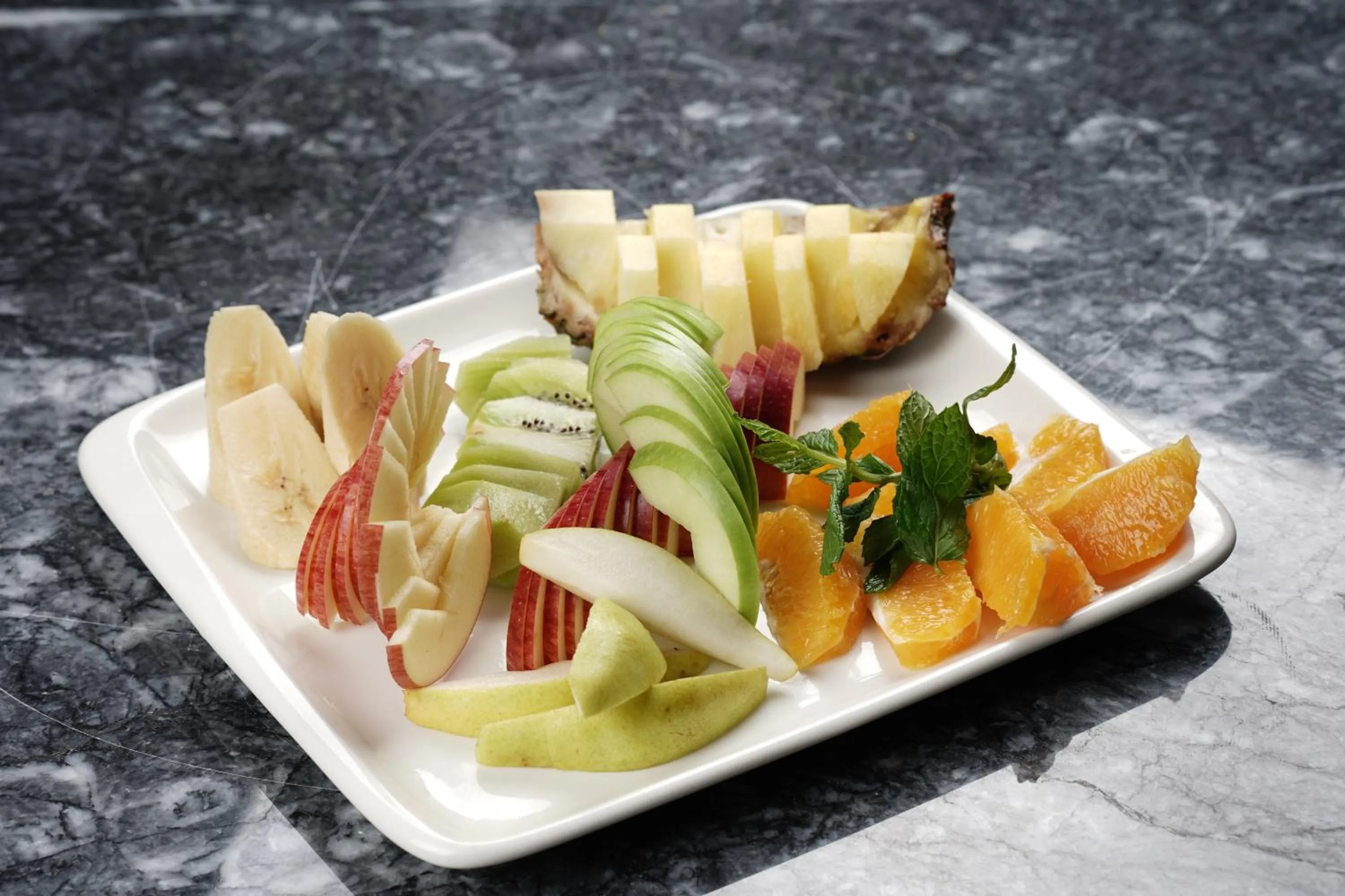 Food and drinks in Resun Hotel