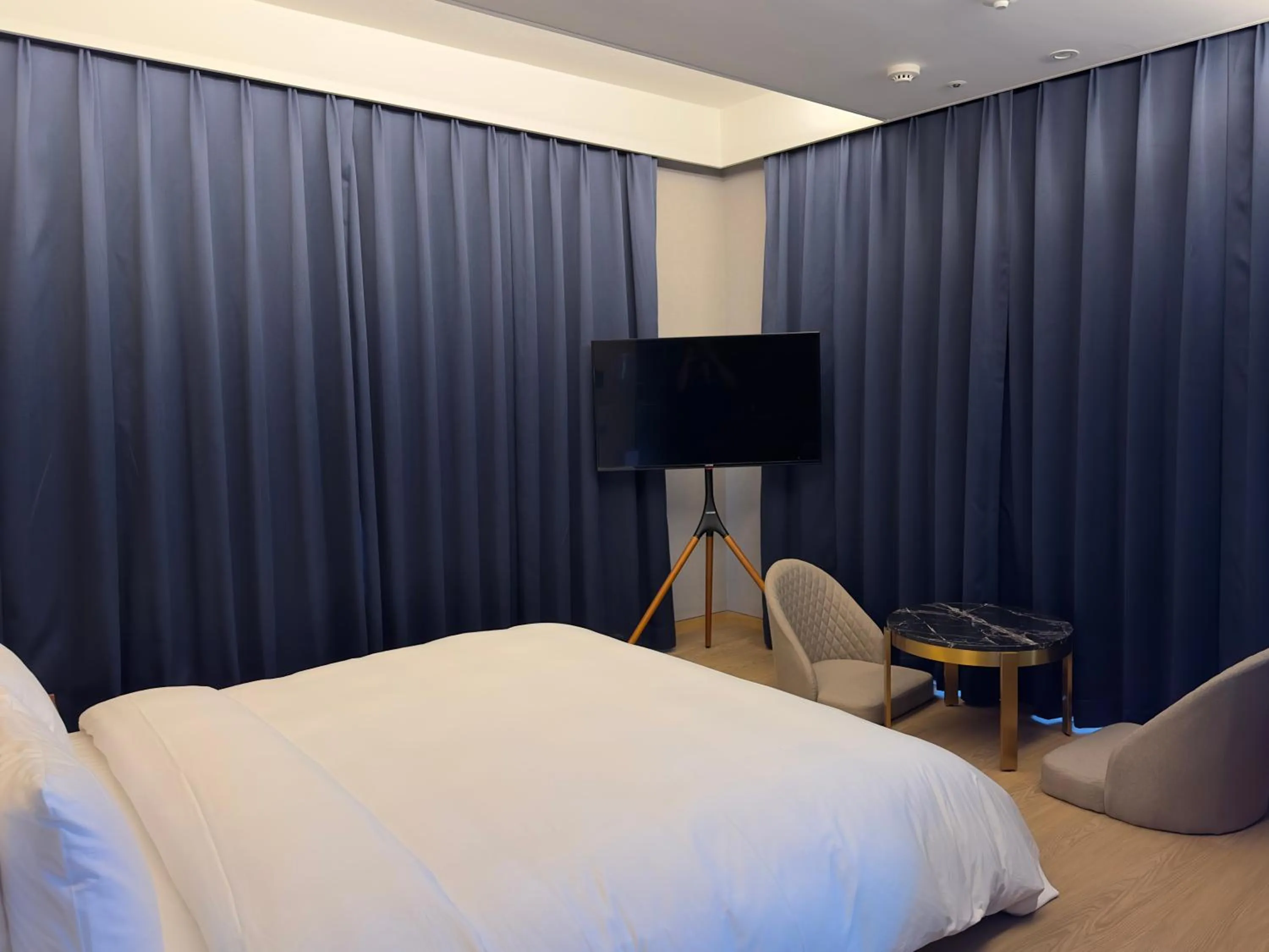 Bedroom, Bed in Hotel tt Gupo