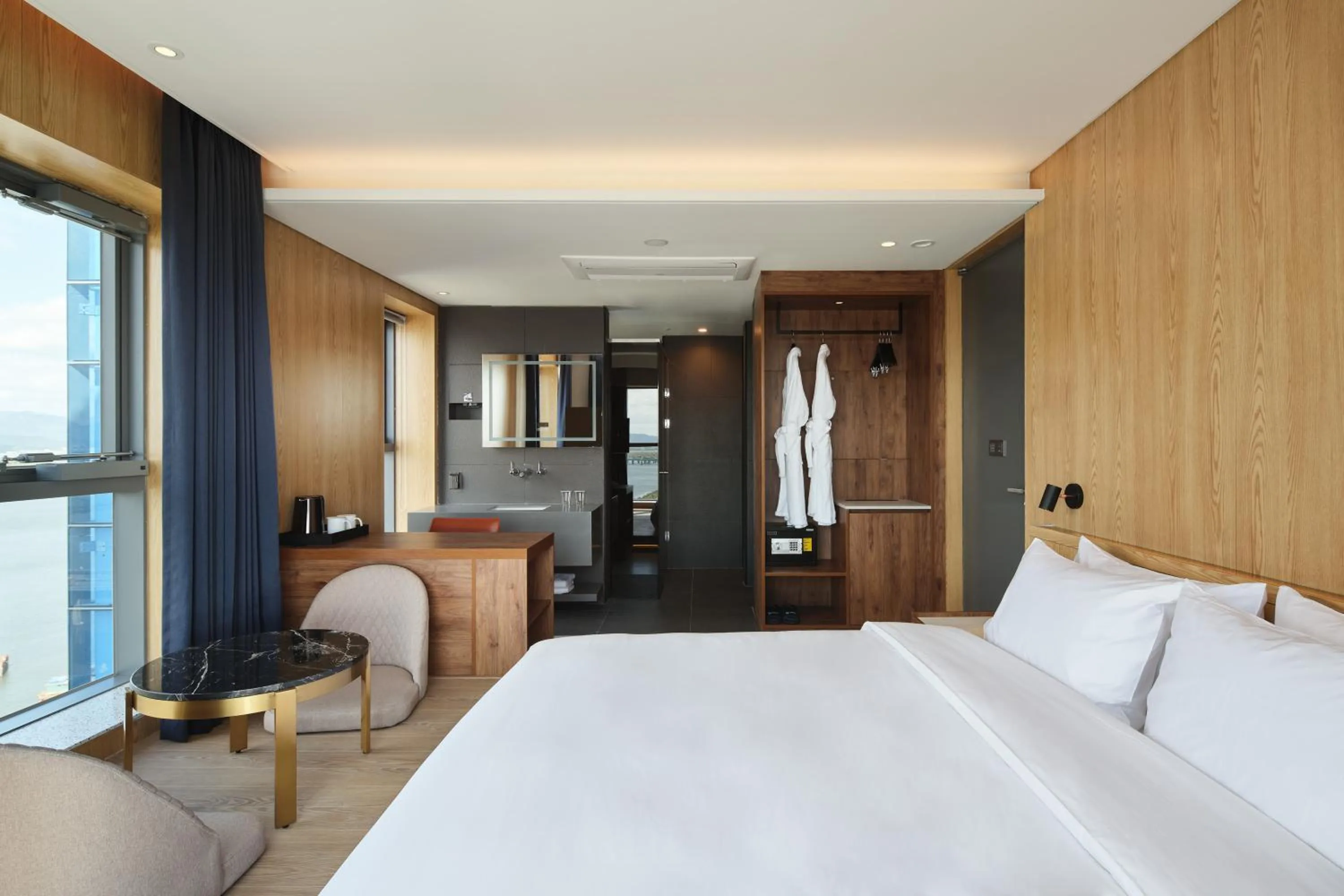 Bedroom, Bed in Hotel tt Gupo