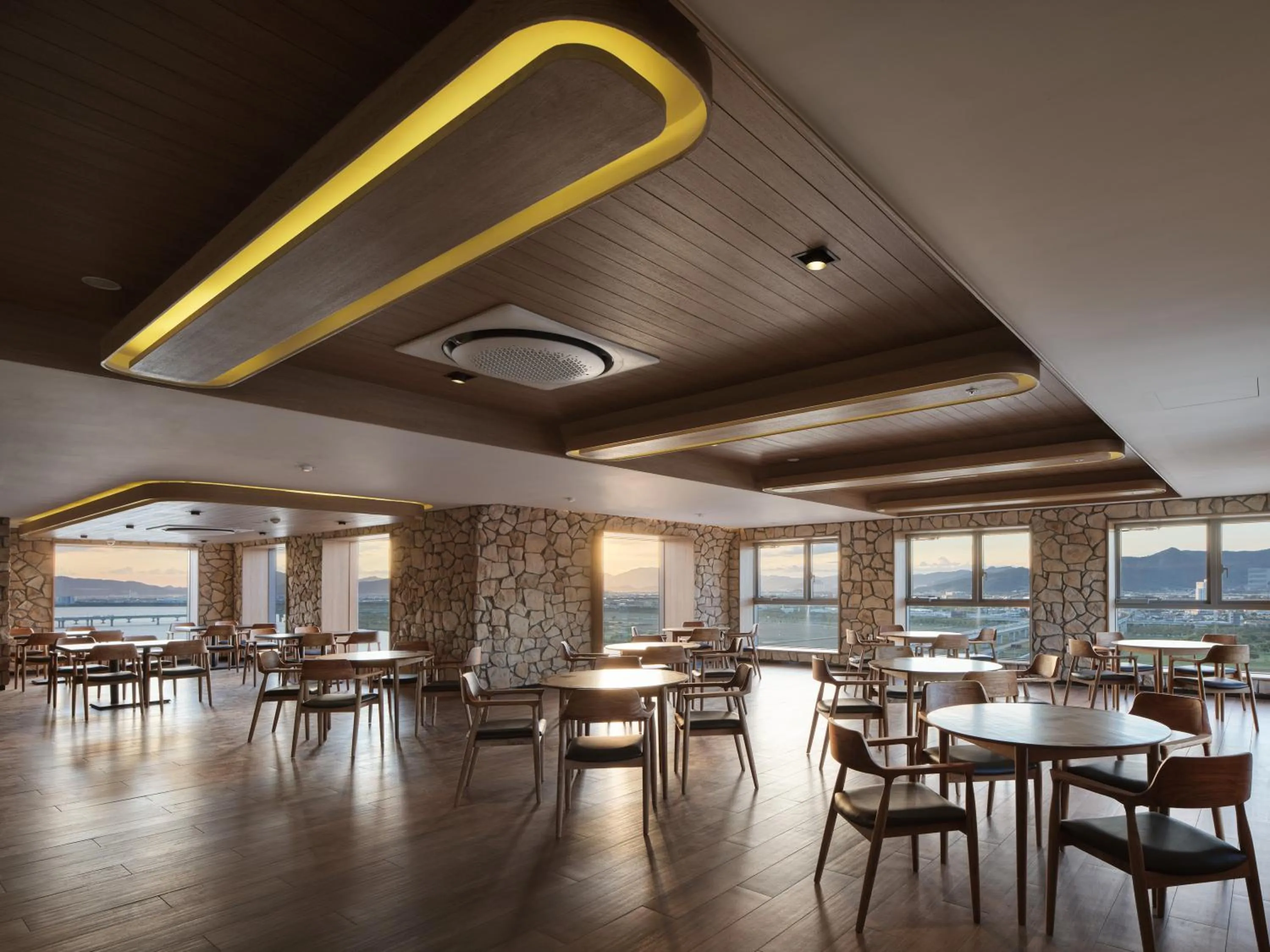 Restaurant/places to eat in Hotel tt Gupo