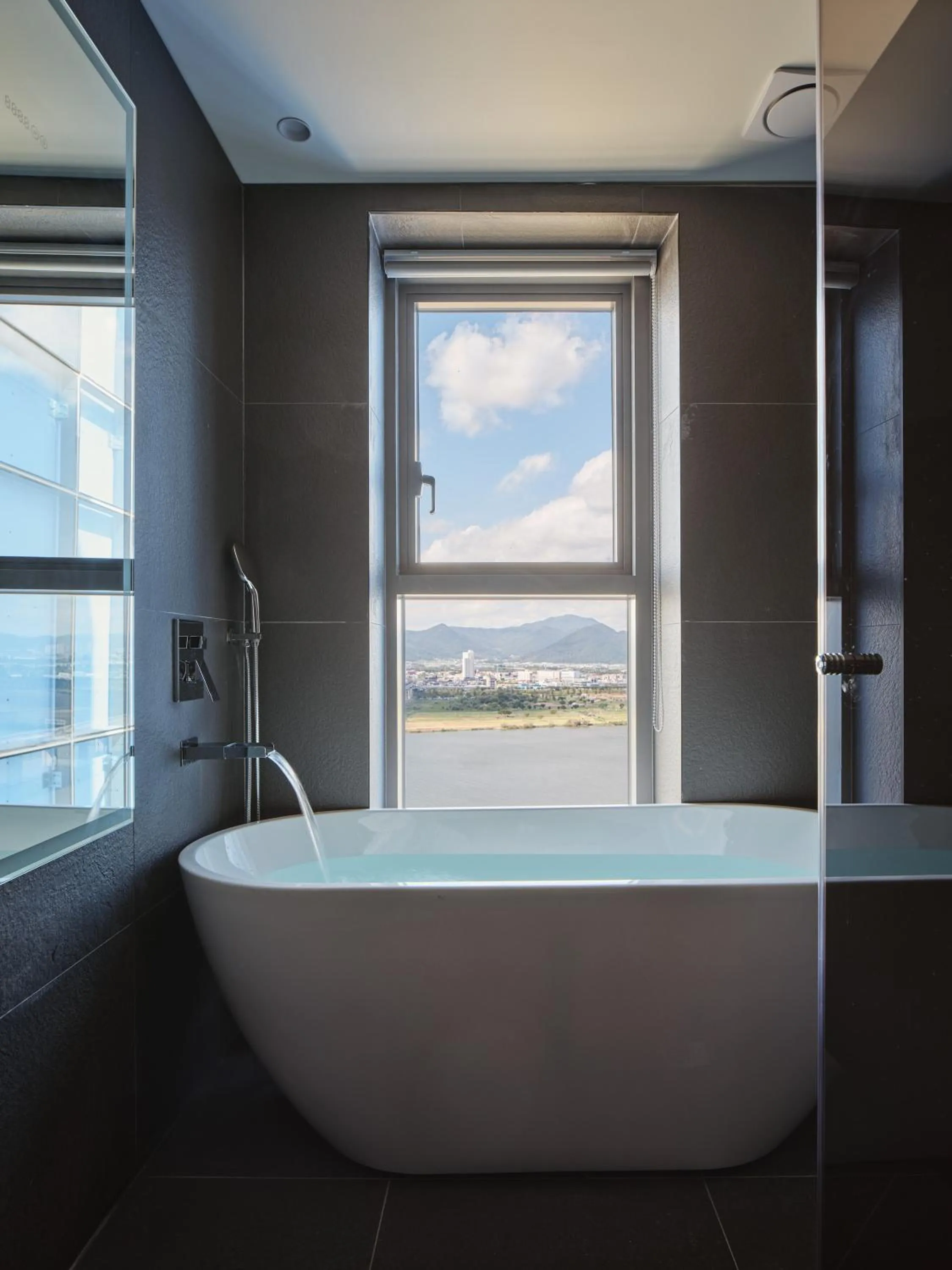 Bath in Hotel tt Gupo