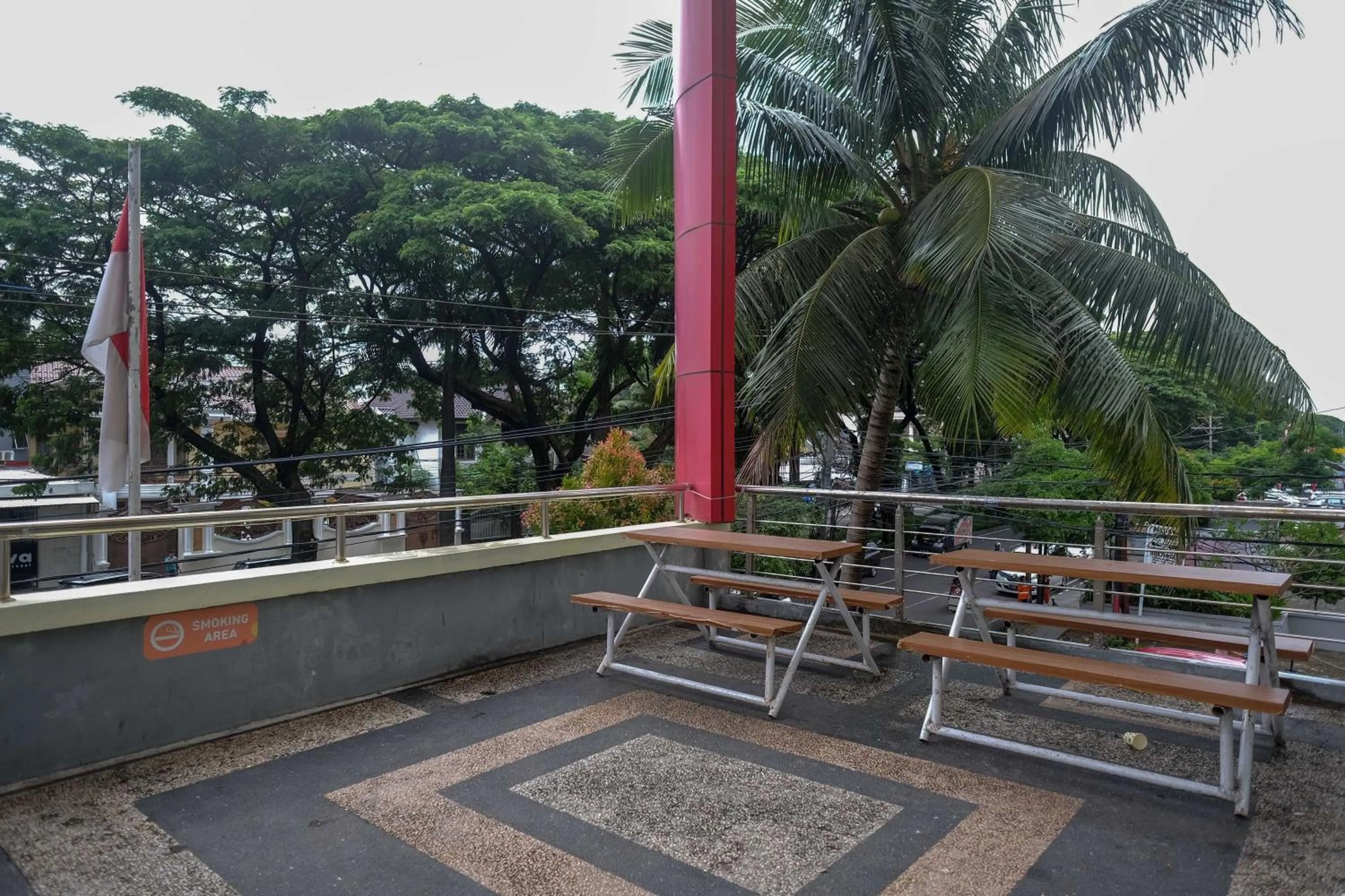 Balcony/Terrace in Sans Hotel Lynt Makassar