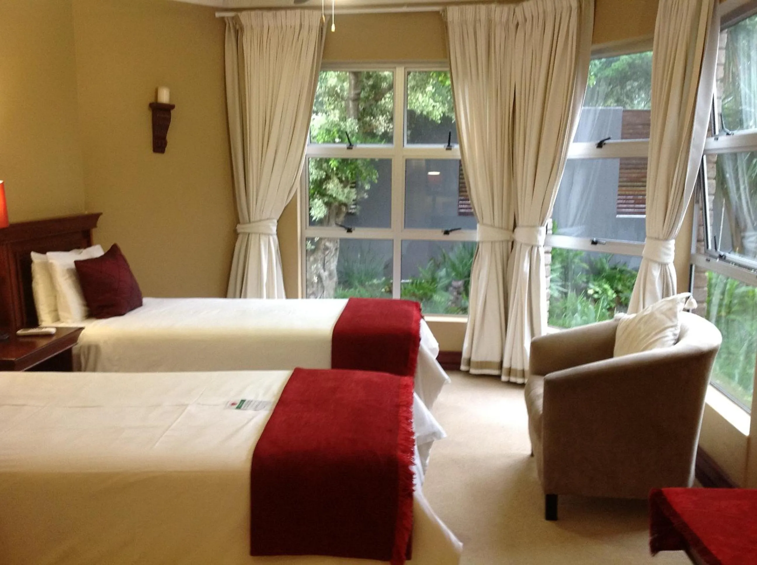 Bedroom, Bed in Burnham House B&B