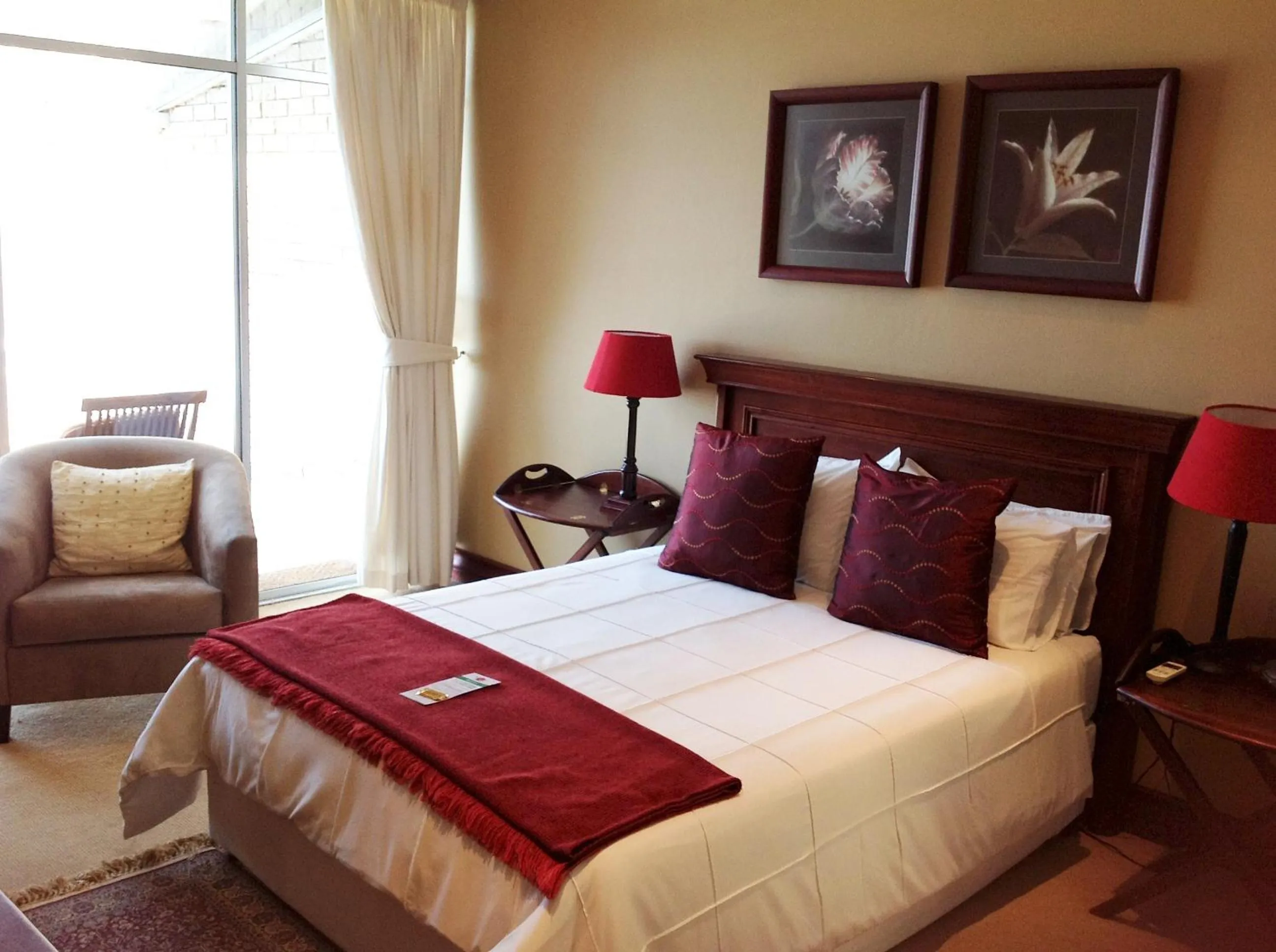 Bedroom, Bed in Burnham House B&B