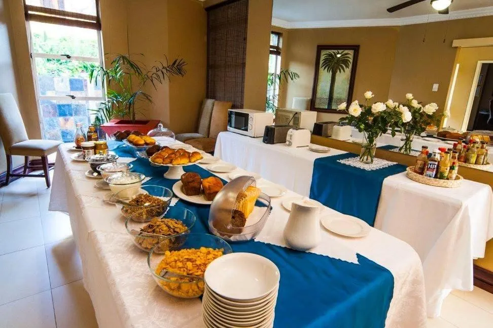 Food and drinks in Burnham House B&B