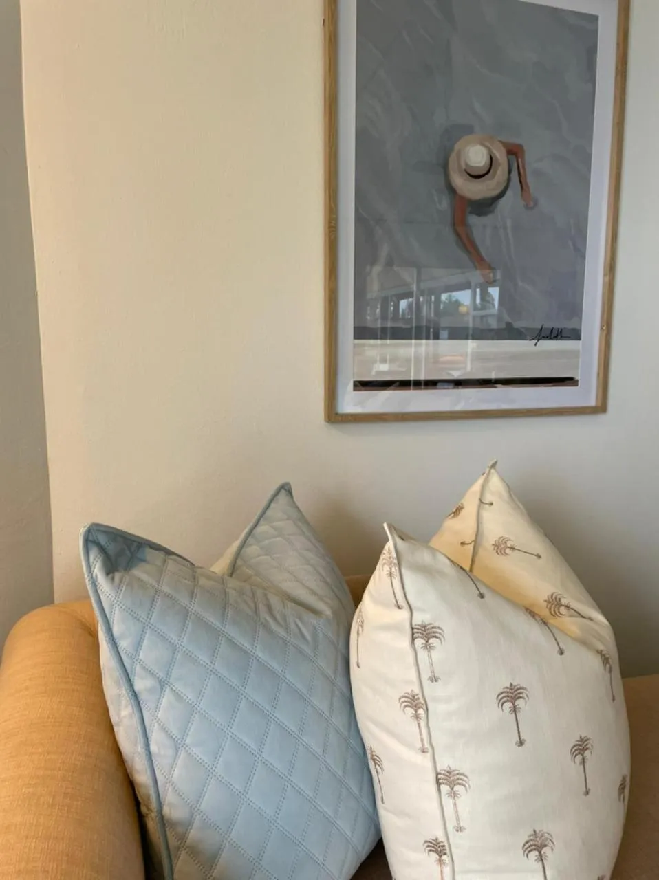 Living room, Bed in Burnham House B&B
