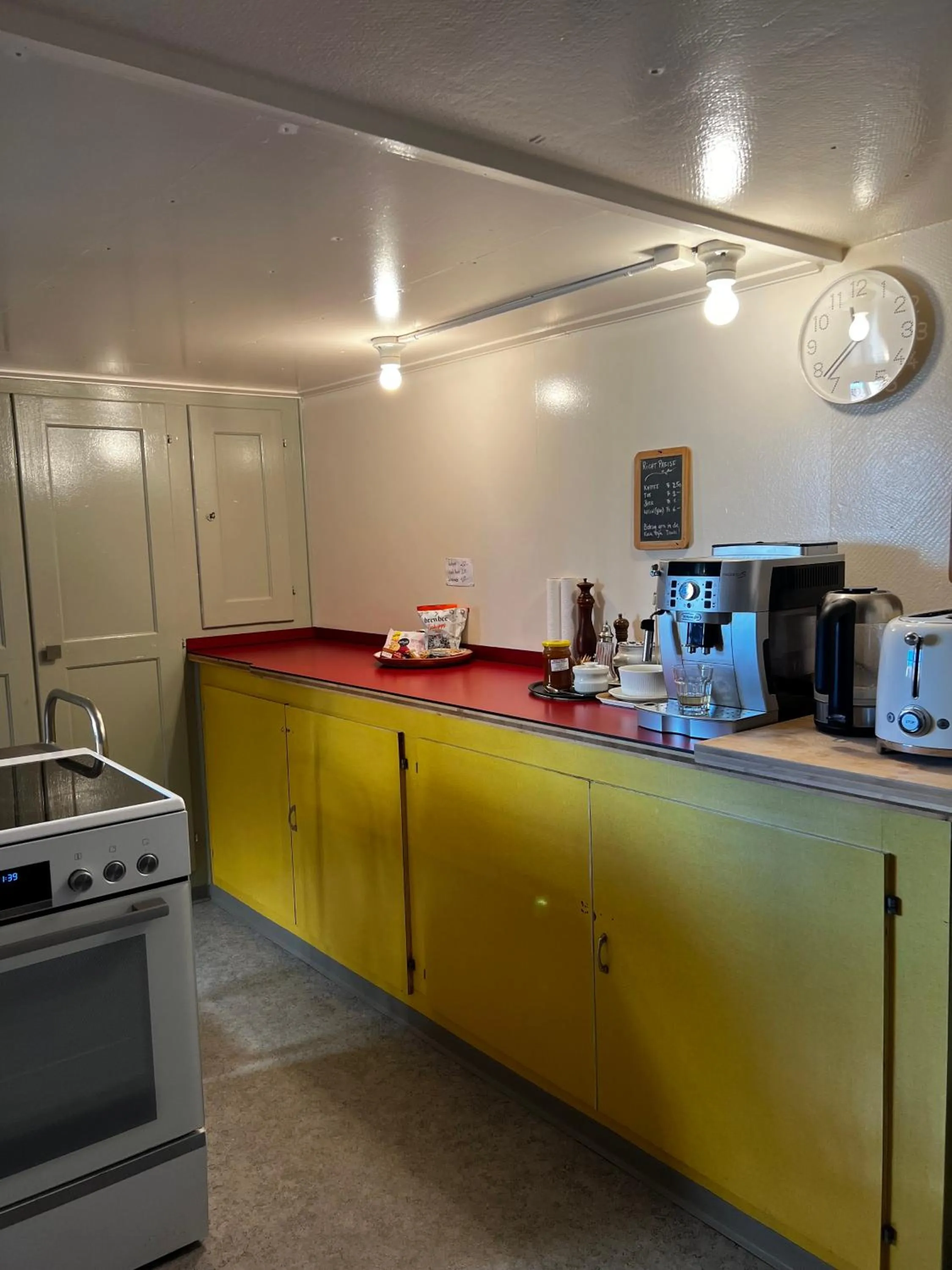 Communal kitchen in Gasthaus Rössli