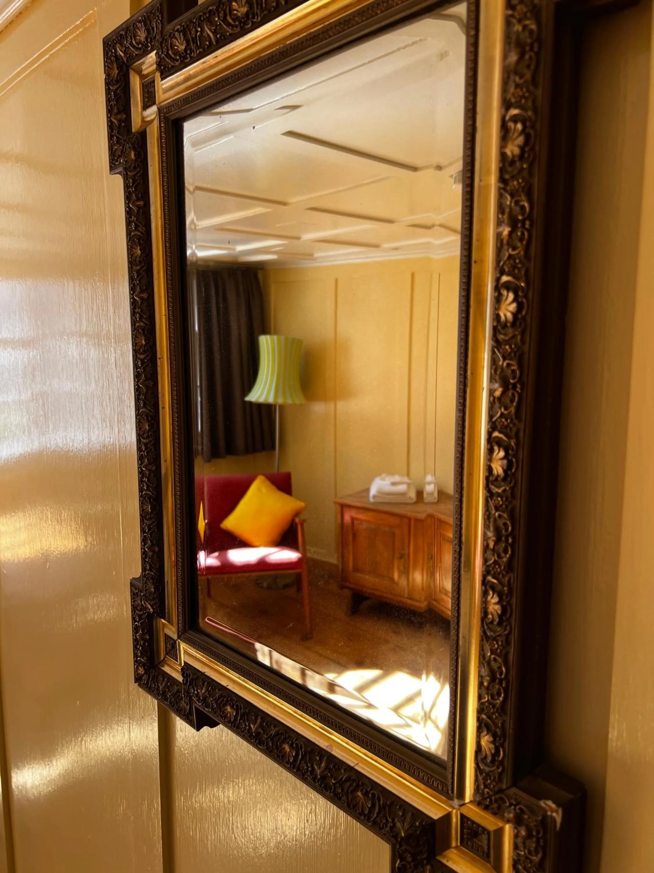 Photo of the whole room, Bed in Gasthaus Rössli