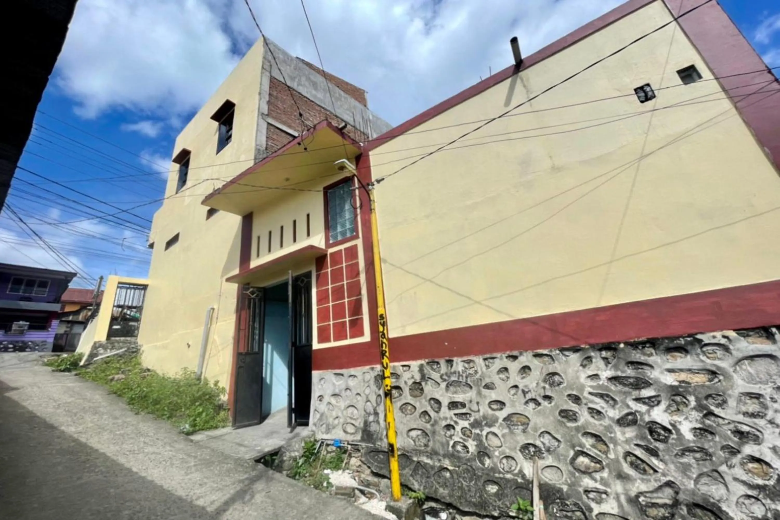 Property building in EXPRESS O 91669 Kost Amel Near Taman Mattirotasi