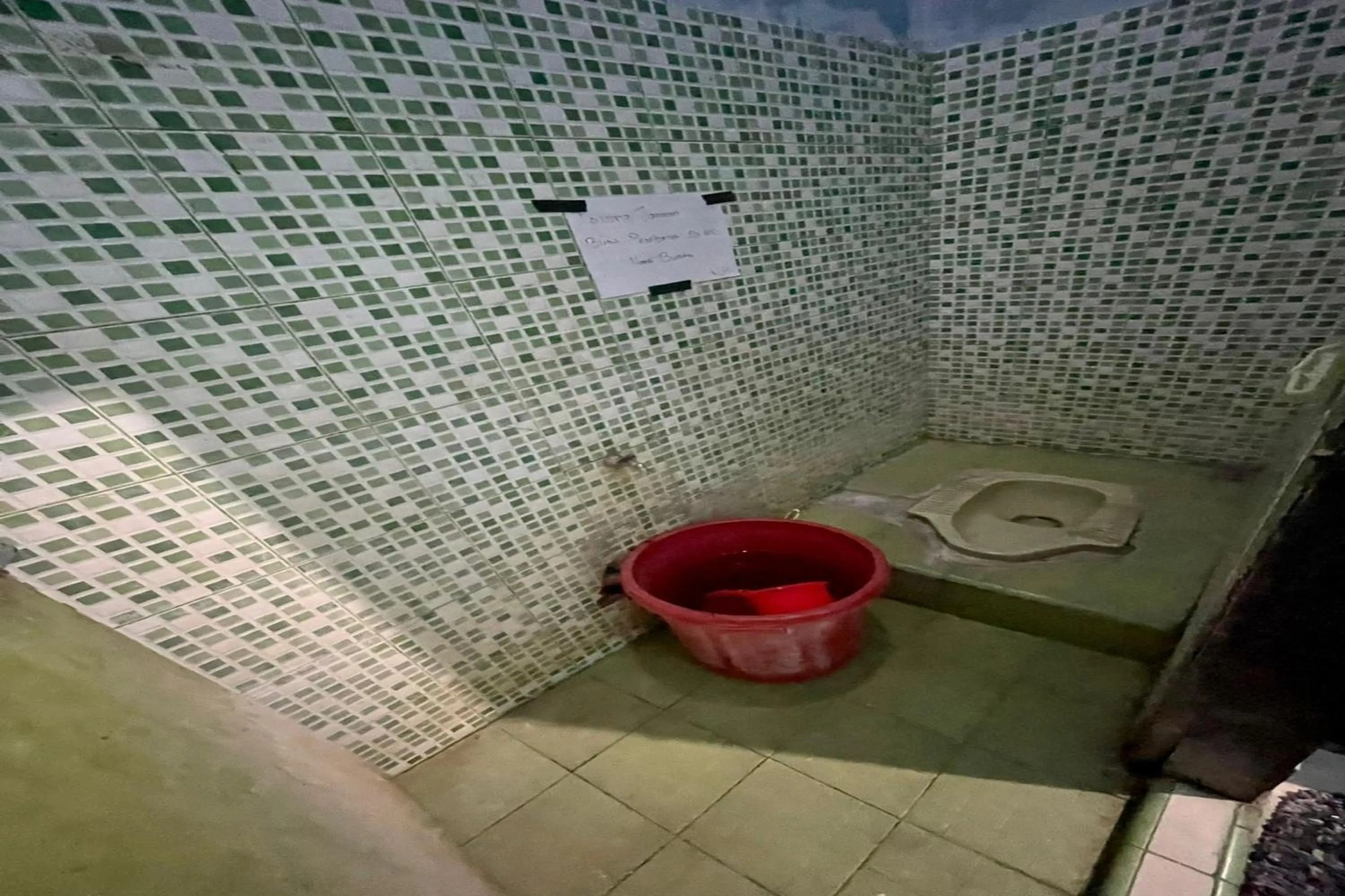 Bathroom in EXPRESS O 91669 Kost Amel Near Taman Mattirotasi