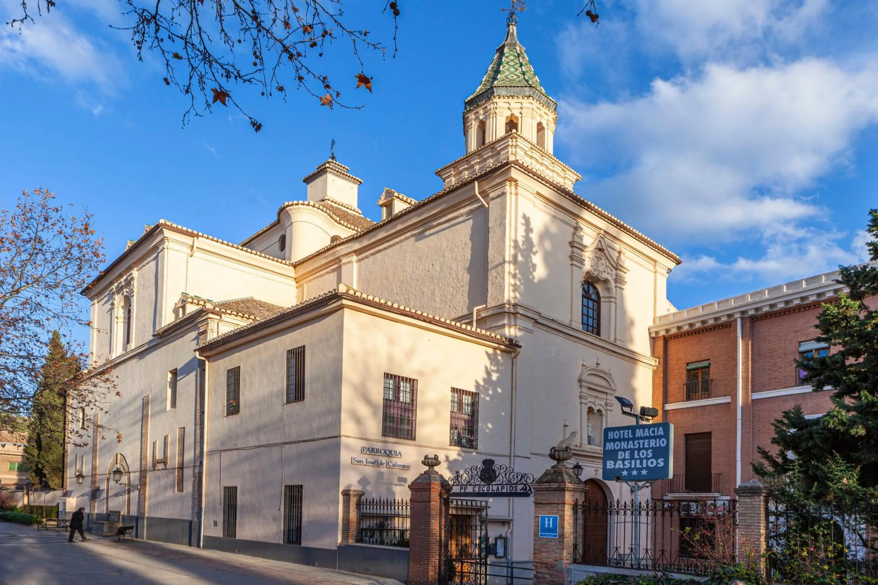 Facade/entrance in Hotel Macià Monasterio de los Basilios