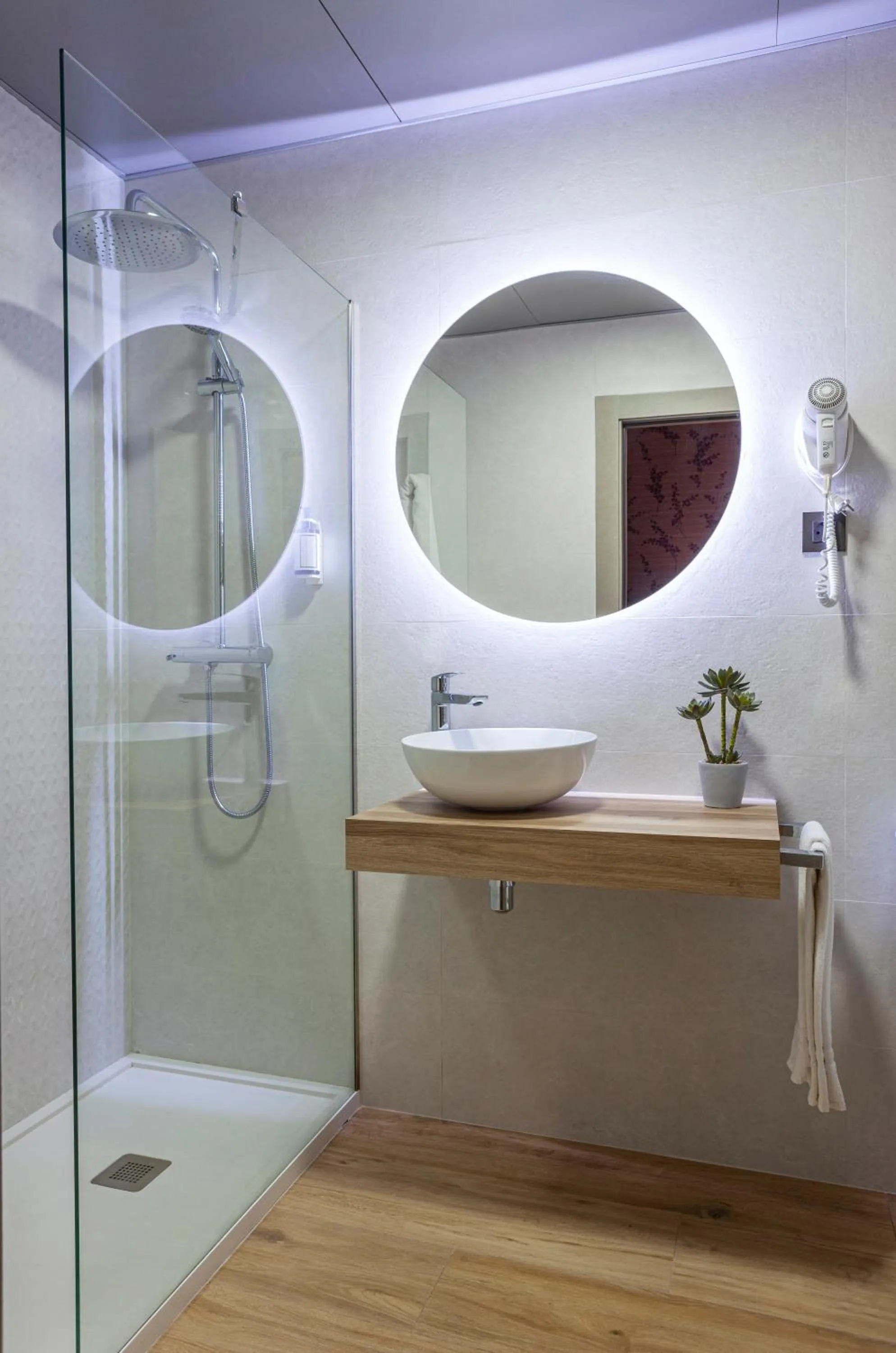 Bathroom in Hotel Macià Monasterio de los Basilios