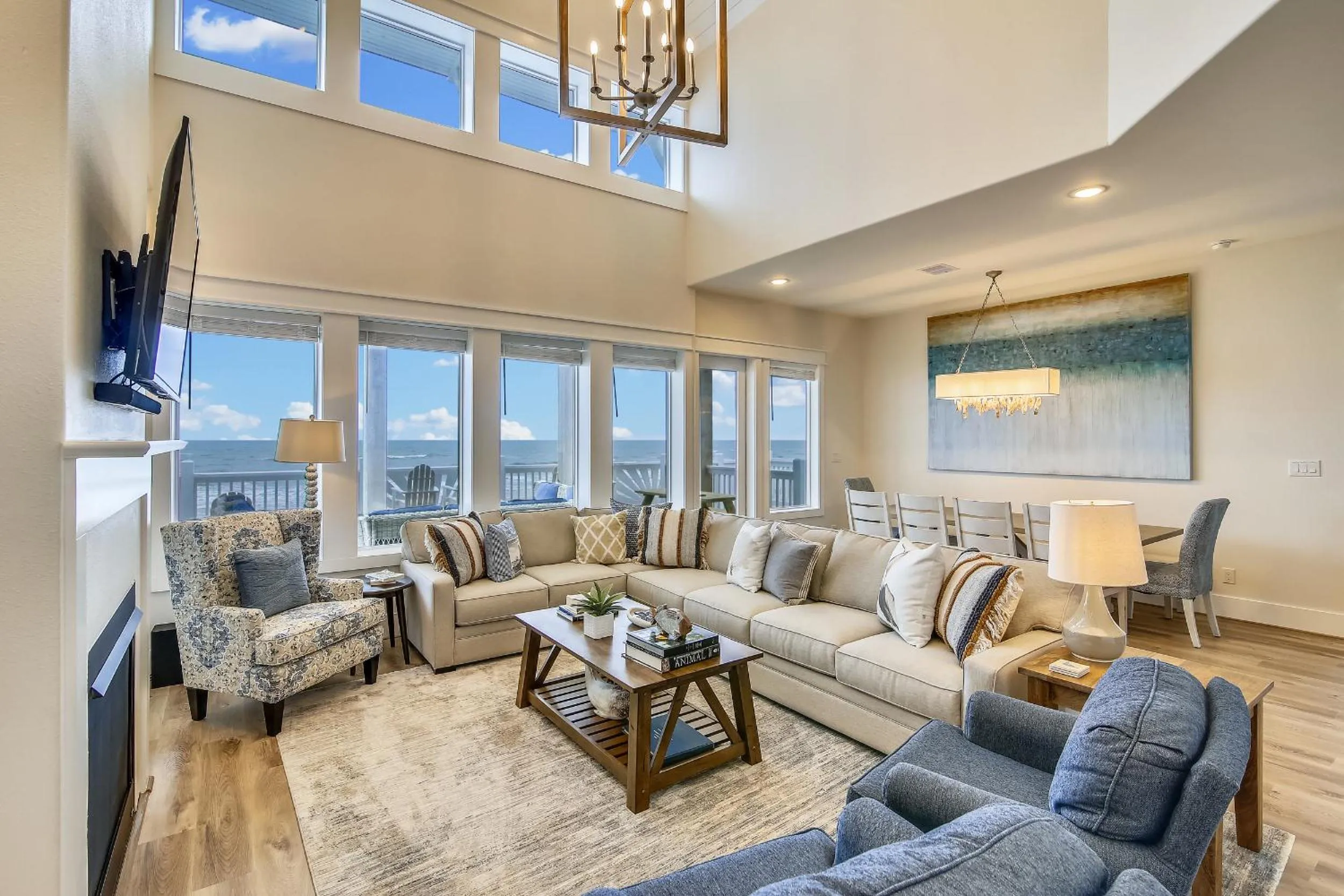 Living room in The Gulf Goddess