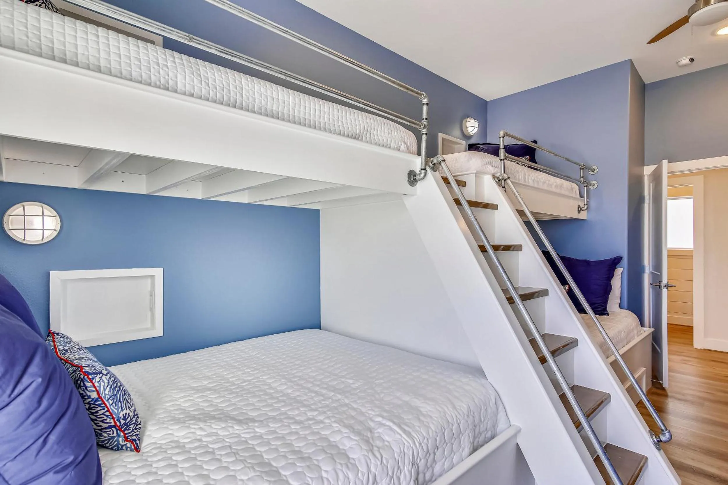 Bedroom, Bed in The Gulf Goddess