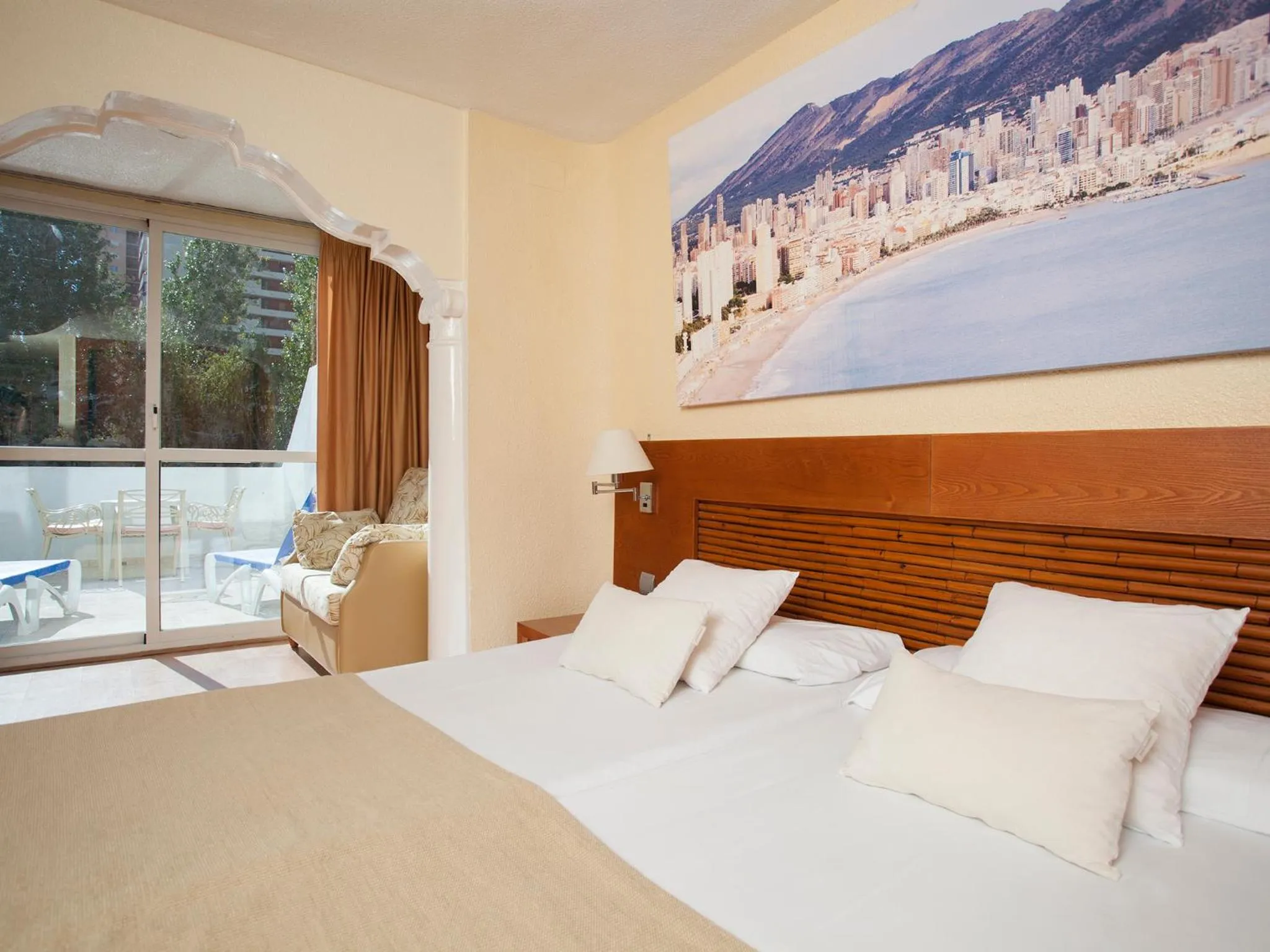 Bedroom, Bed in Magic Villa de Benidorm