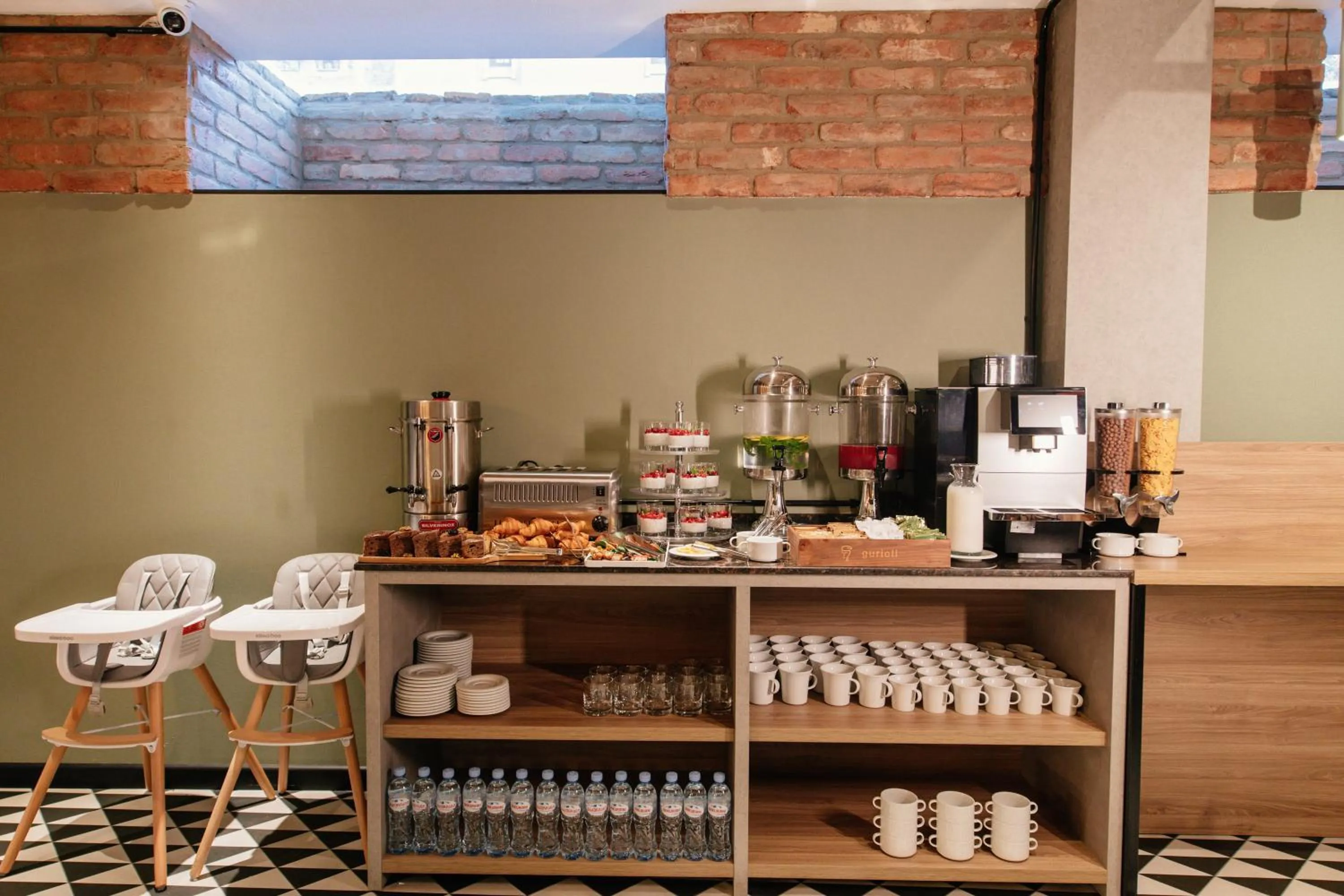 Coffee/tea facilities in Hotel 21